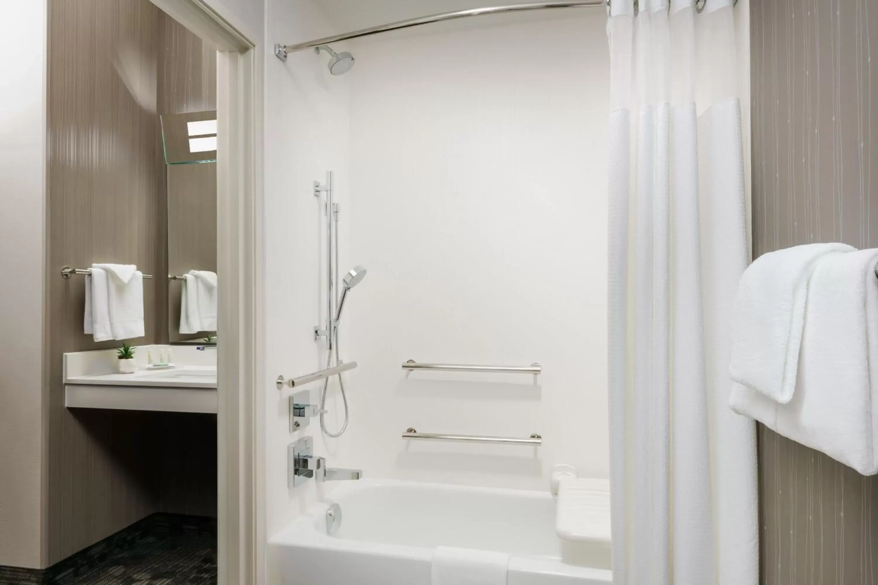 Bathroom in Courtyard by Marriott Dallas Lewisville