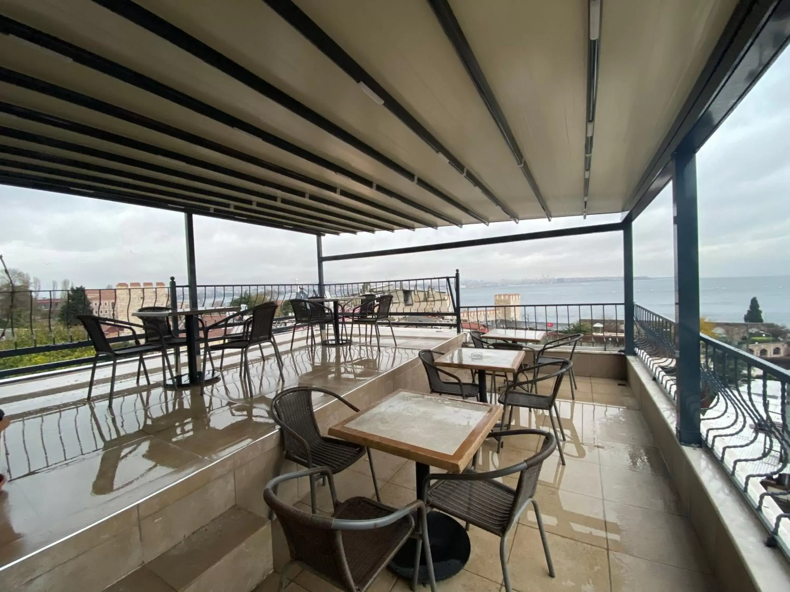 Sea view, Balcony/Terrace in Spinel Hotel - Old City