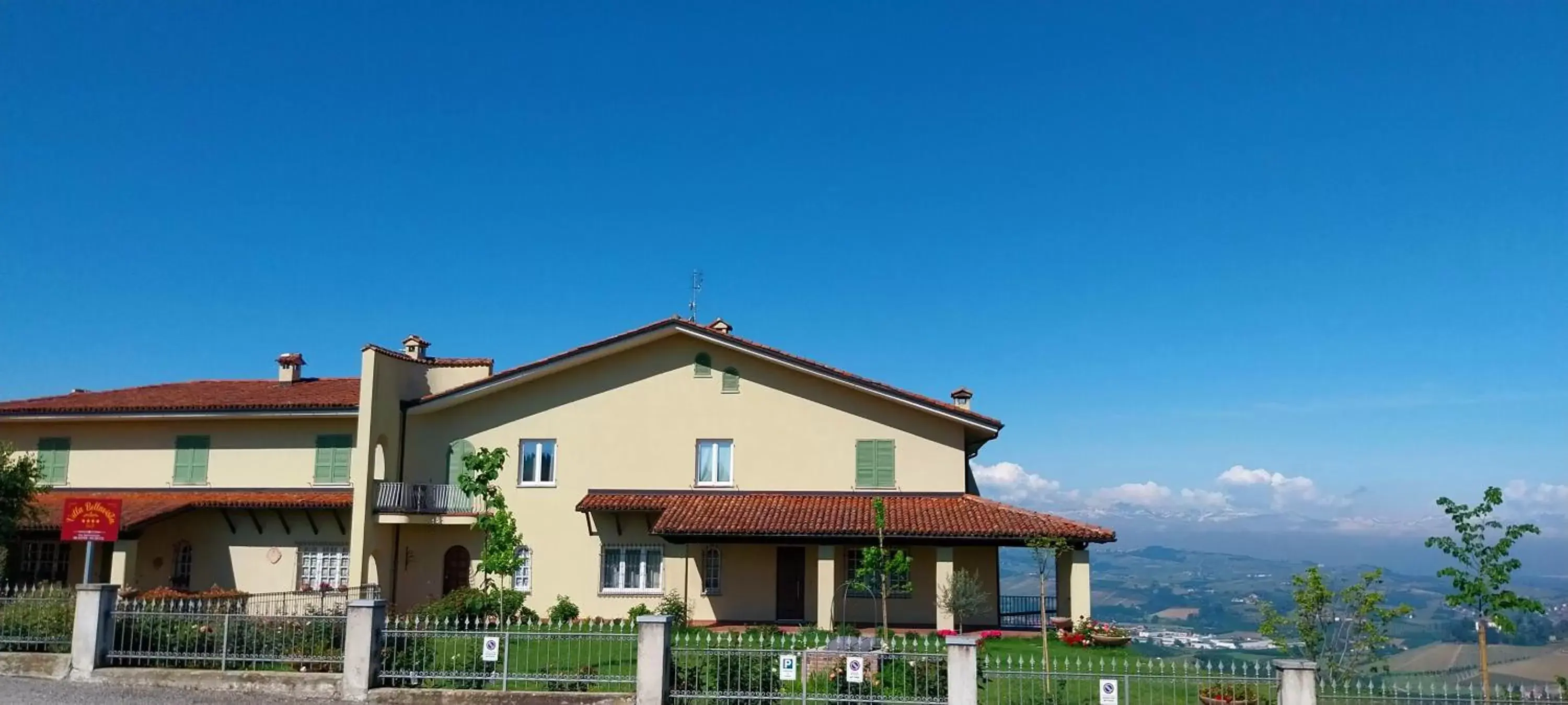 Natural landscape, Property Building in Villa Bellavista Alba, B&B