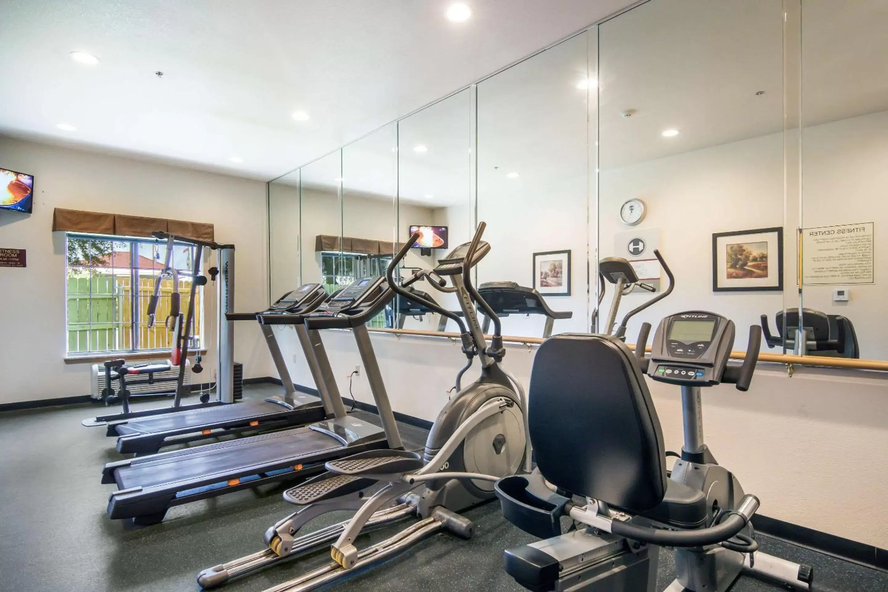 Fitness centre/facilities, Fitness Center/Facilities in Clarion Inn and Suites Weatherford