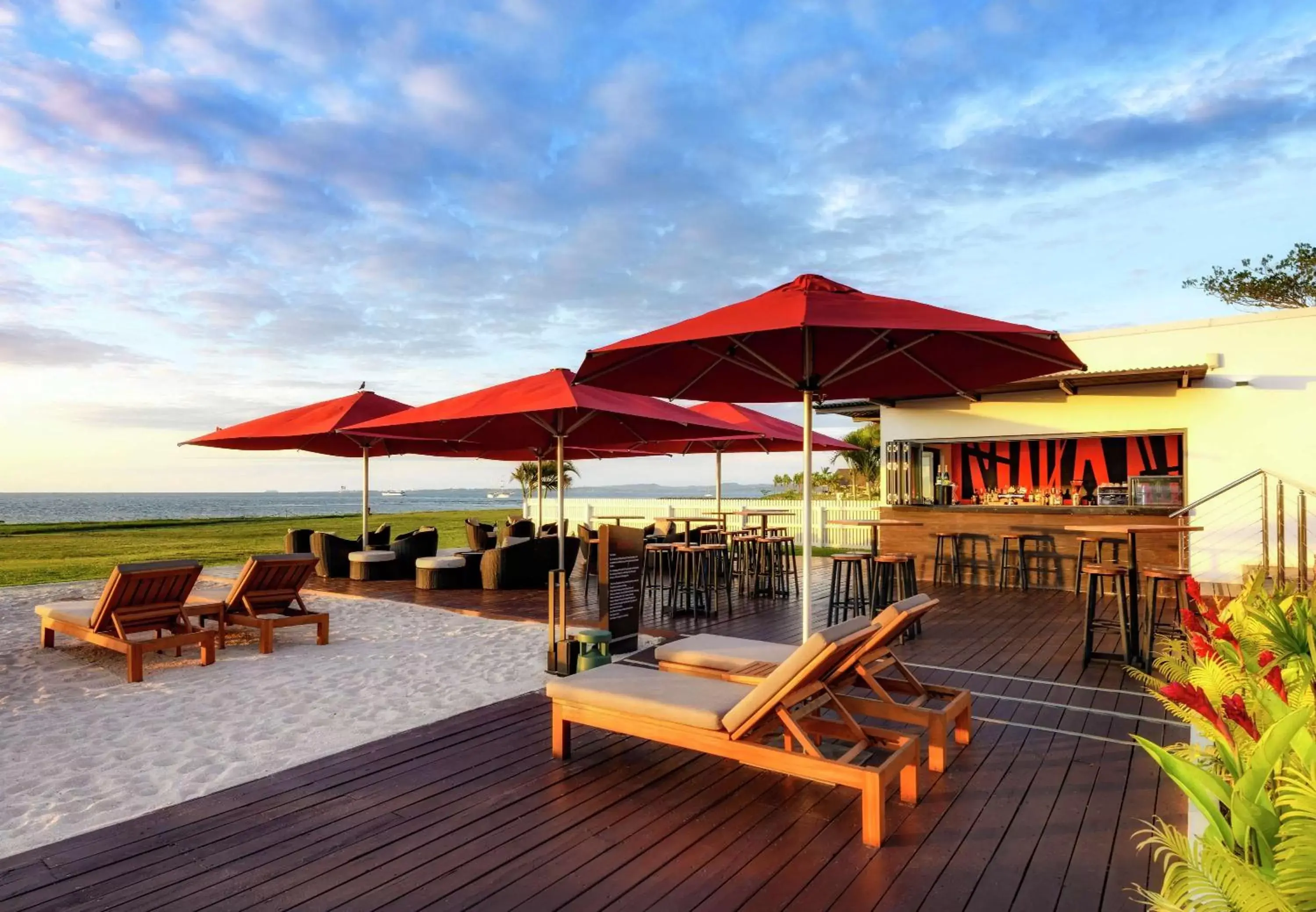 Lounge or bar in Hilton Fiji Beach Resort and Spa