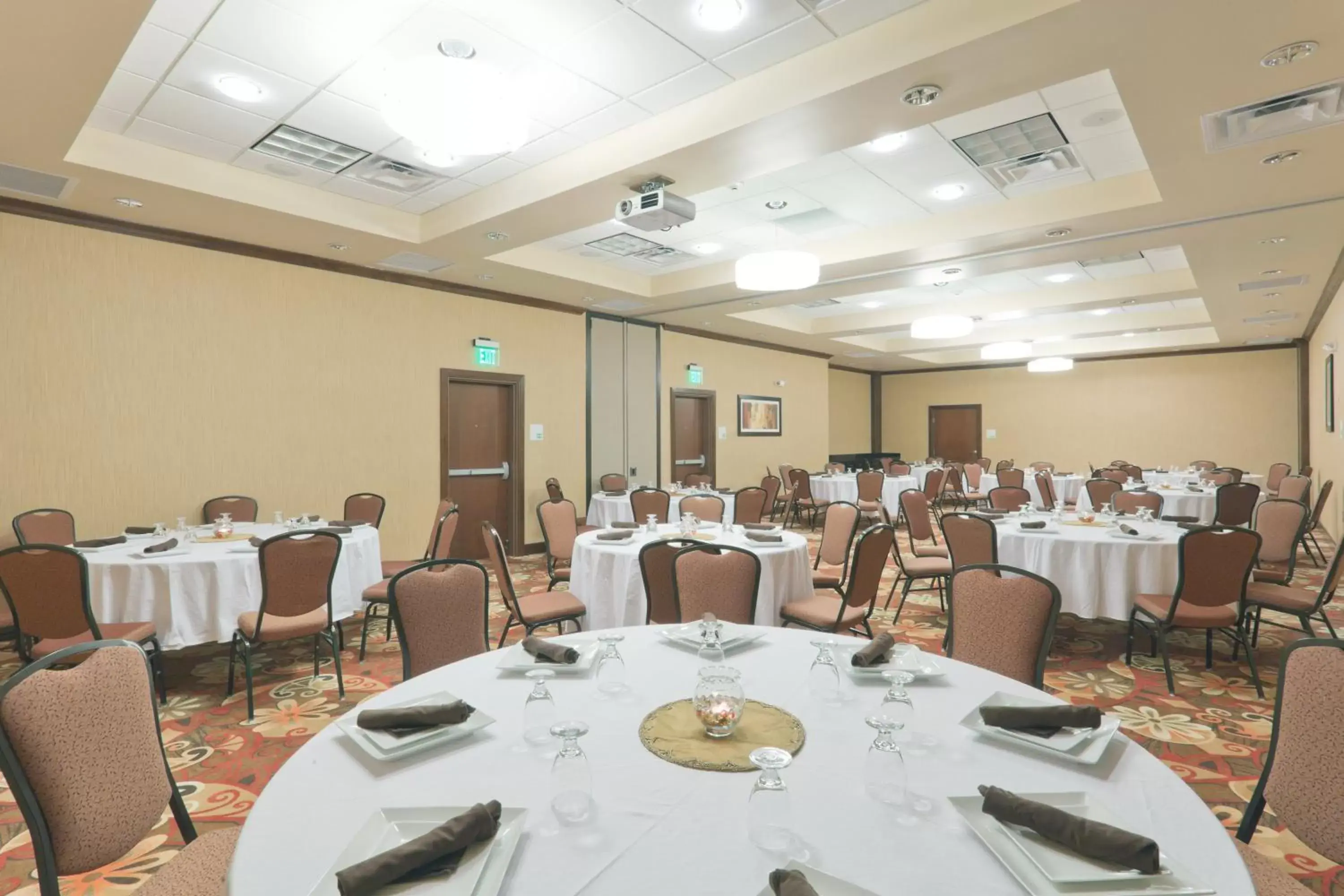 Banquet/Function facilities, Restaurant/Places to Eat in Holiday Inn Jackson NW - Airport Road, an IHG Hotel