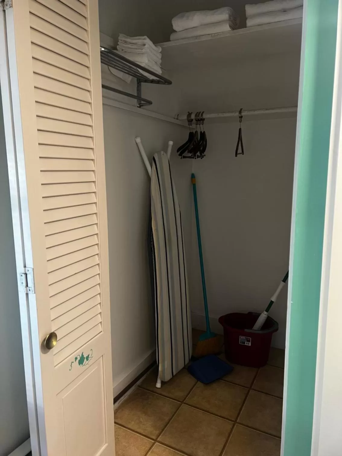 Street view in Claddagh Motel & Suites