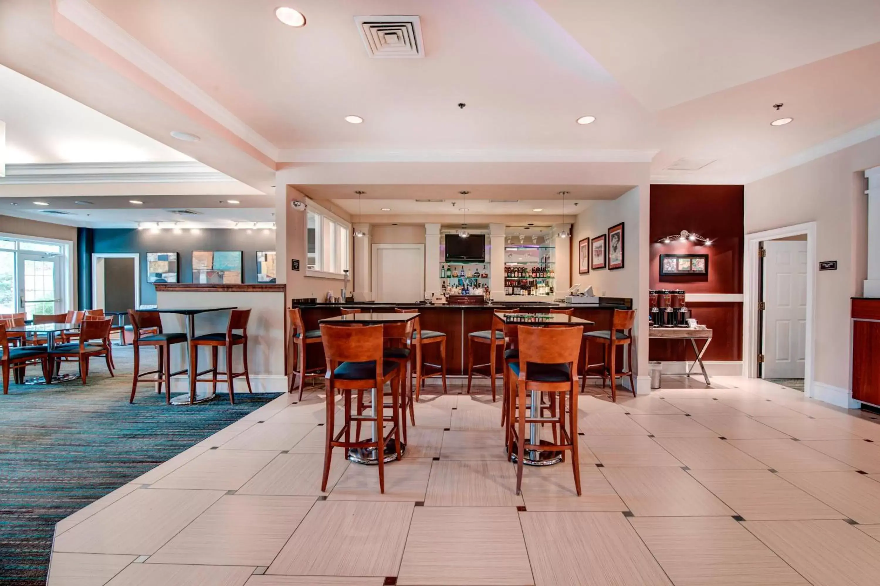 Lobby or reception, Lounge/Bar in Residence Inn by Marriott Raleigh Crabtree Valley