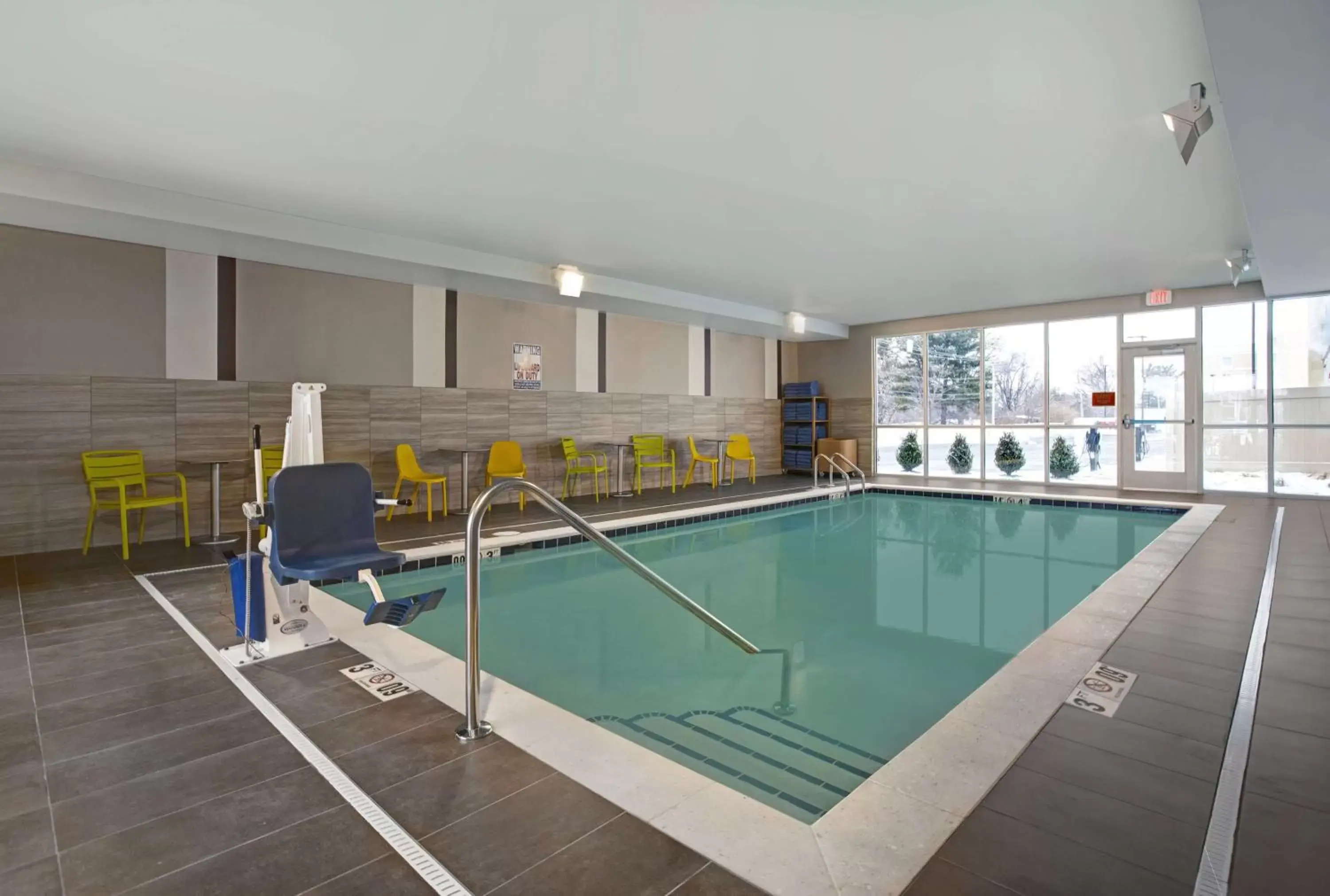 Swimming Pool in Home2 Suites By Hilton Richmond