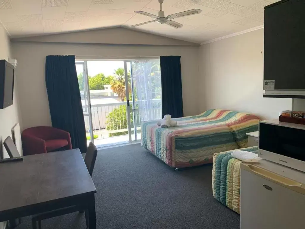 Bed in Apple Motor Inn Bed in Apple Motor Inn