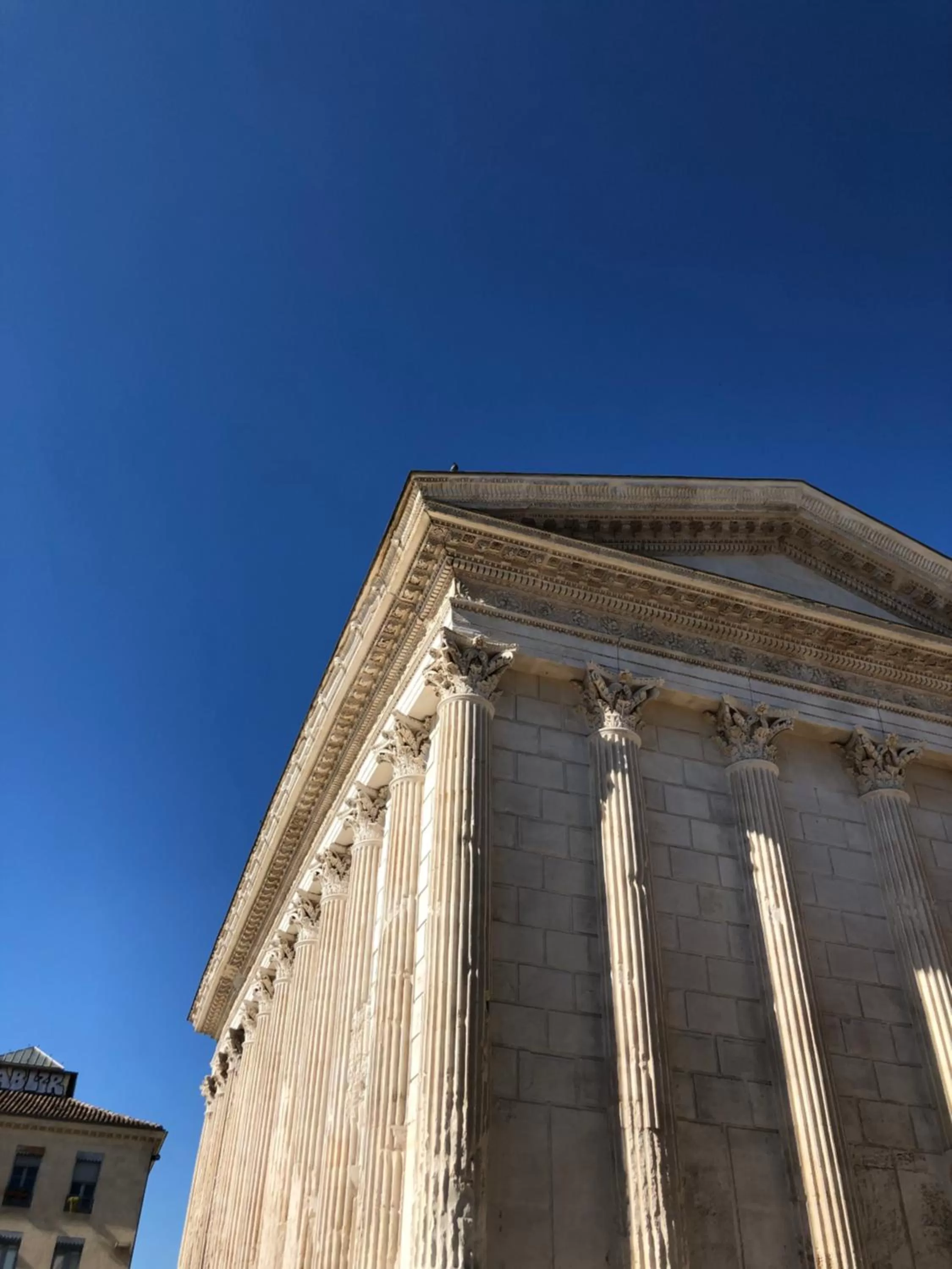 Property Building in le pool house