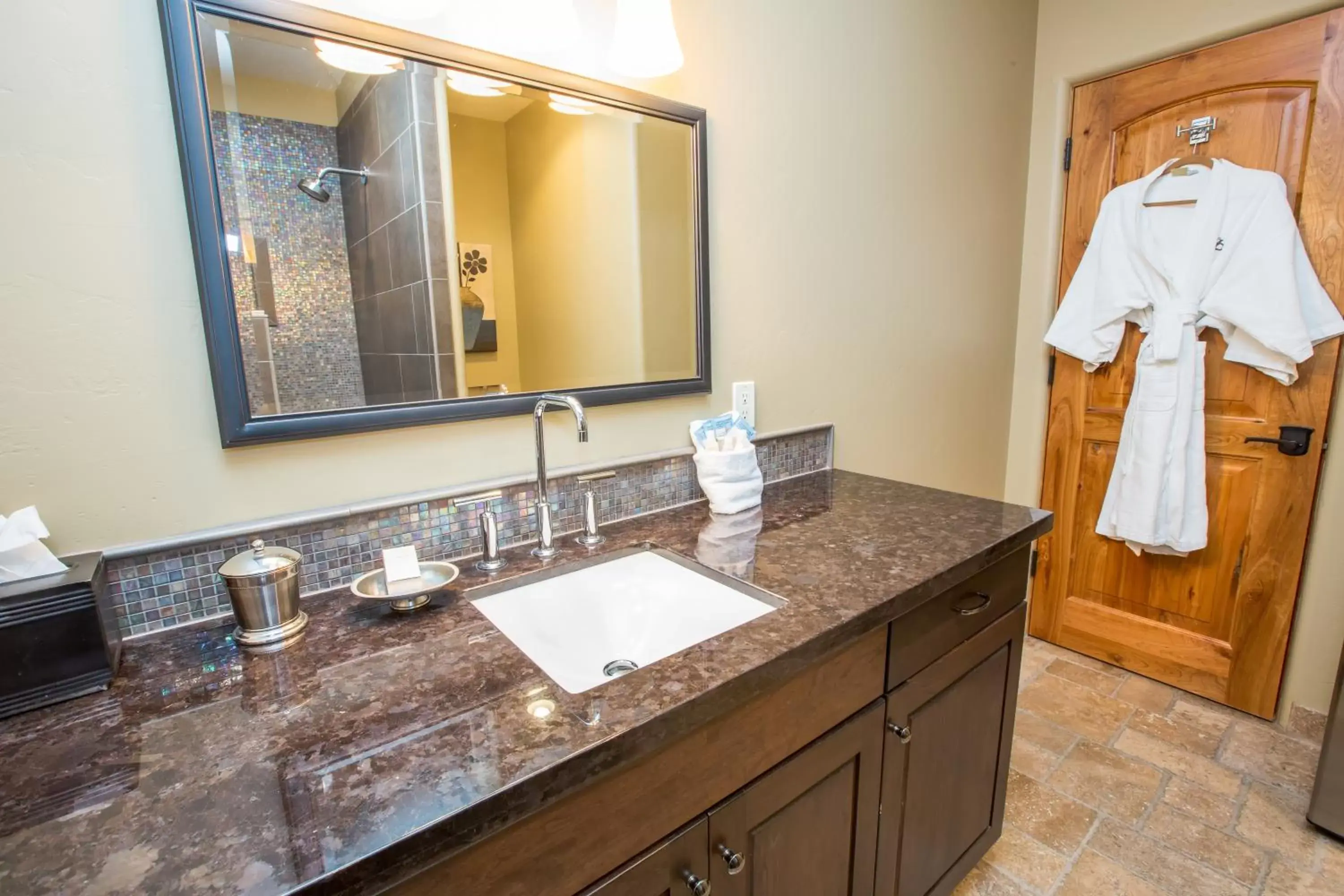 Bathroom in Columbia Cliff Villas