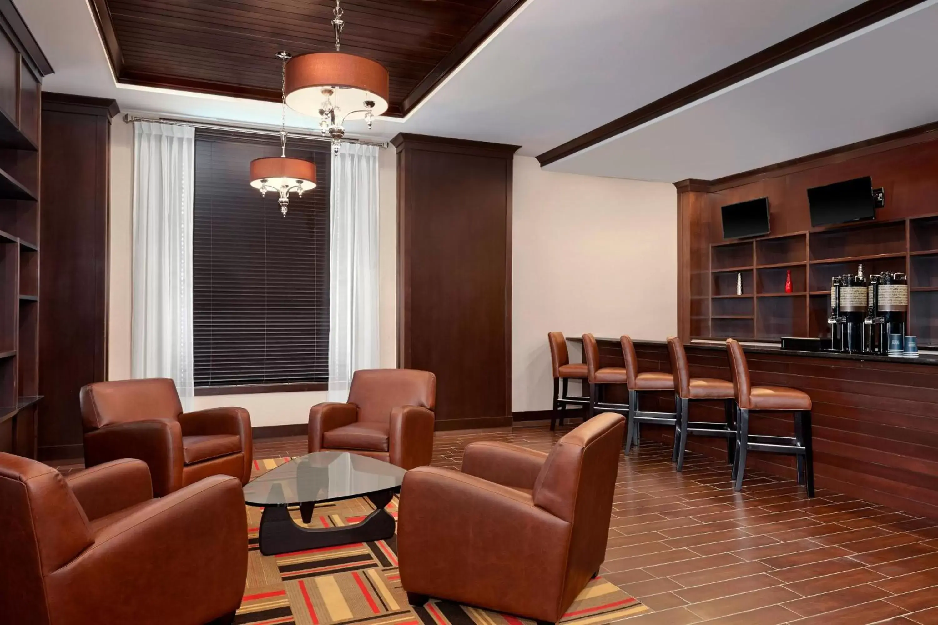 Lounge or bar, Lounge/Bar in Four Points by Sheraton Edmonton International Airport