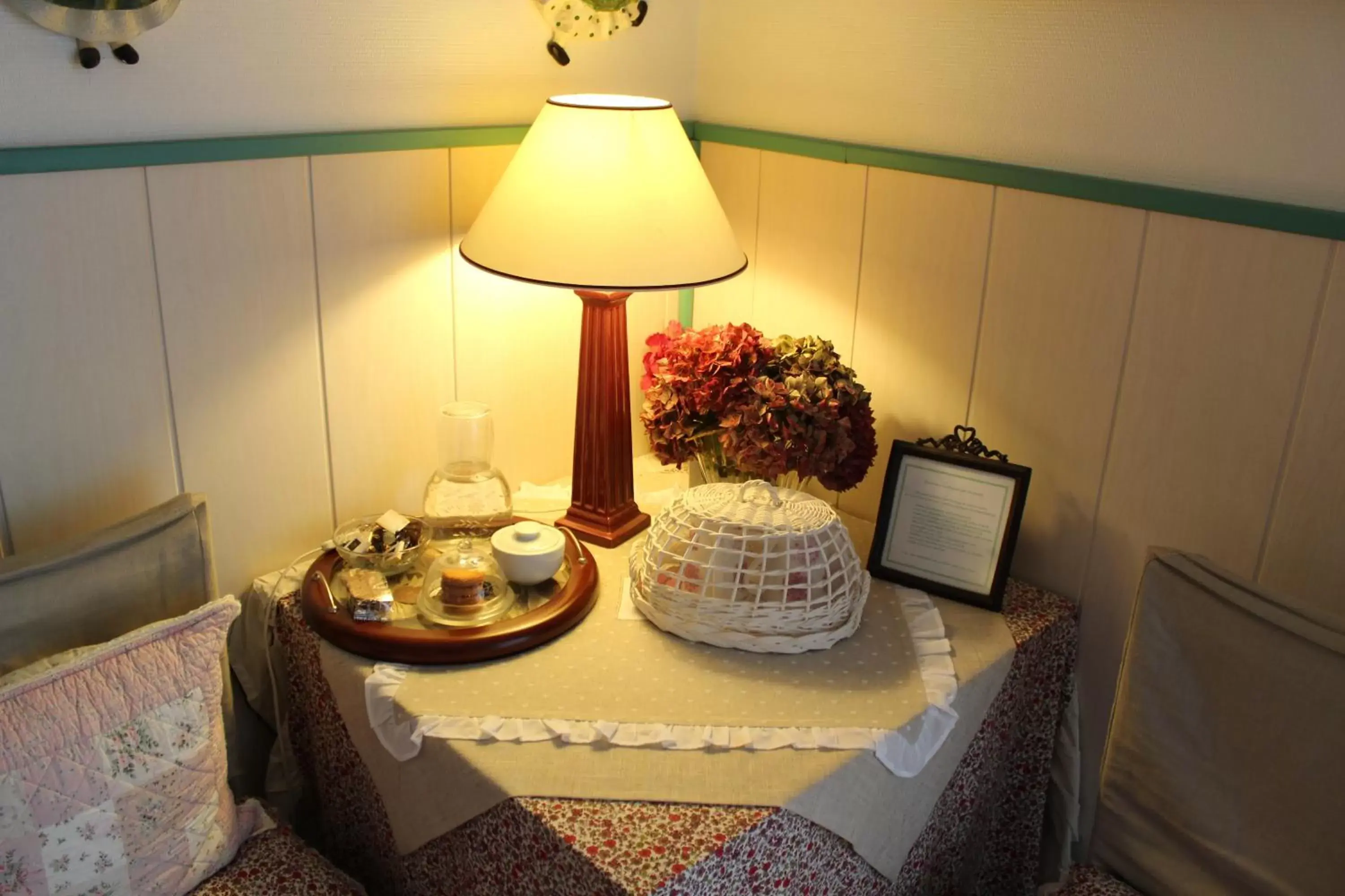 Coffee/tea facilities in La Demeure aux Hortensias