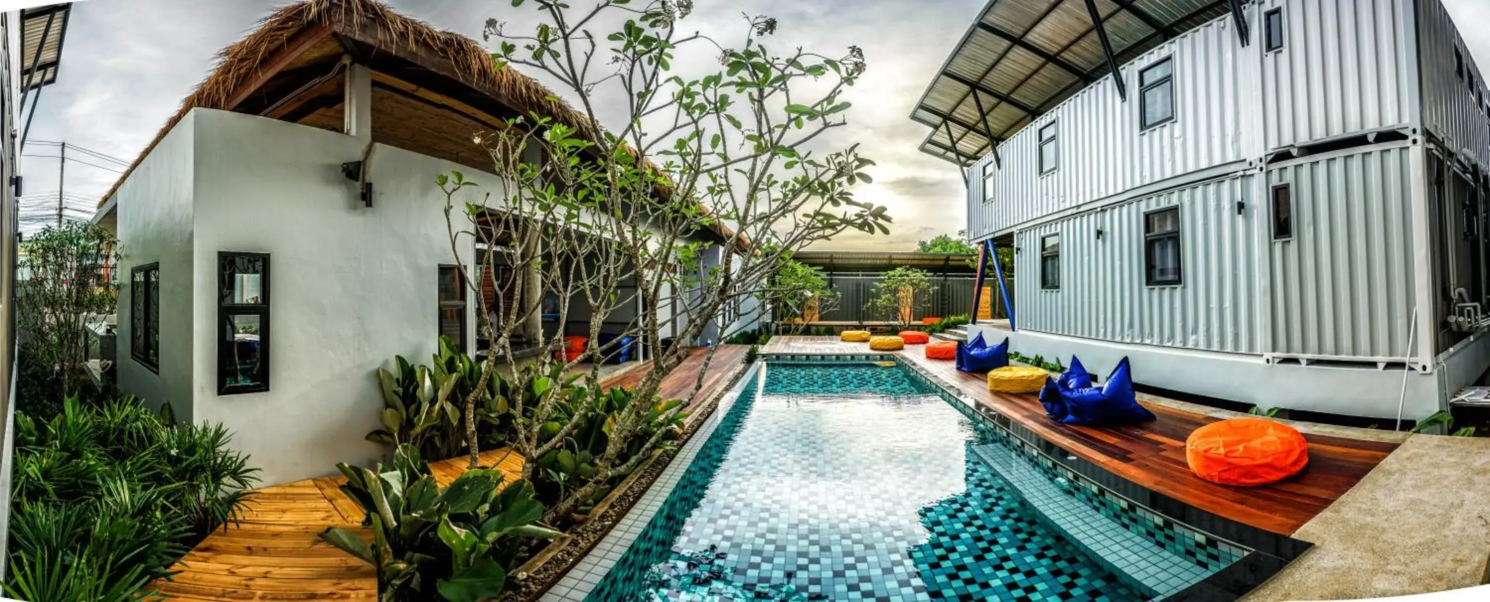 Property building in Us hostel samui Property building in Us hostel samui