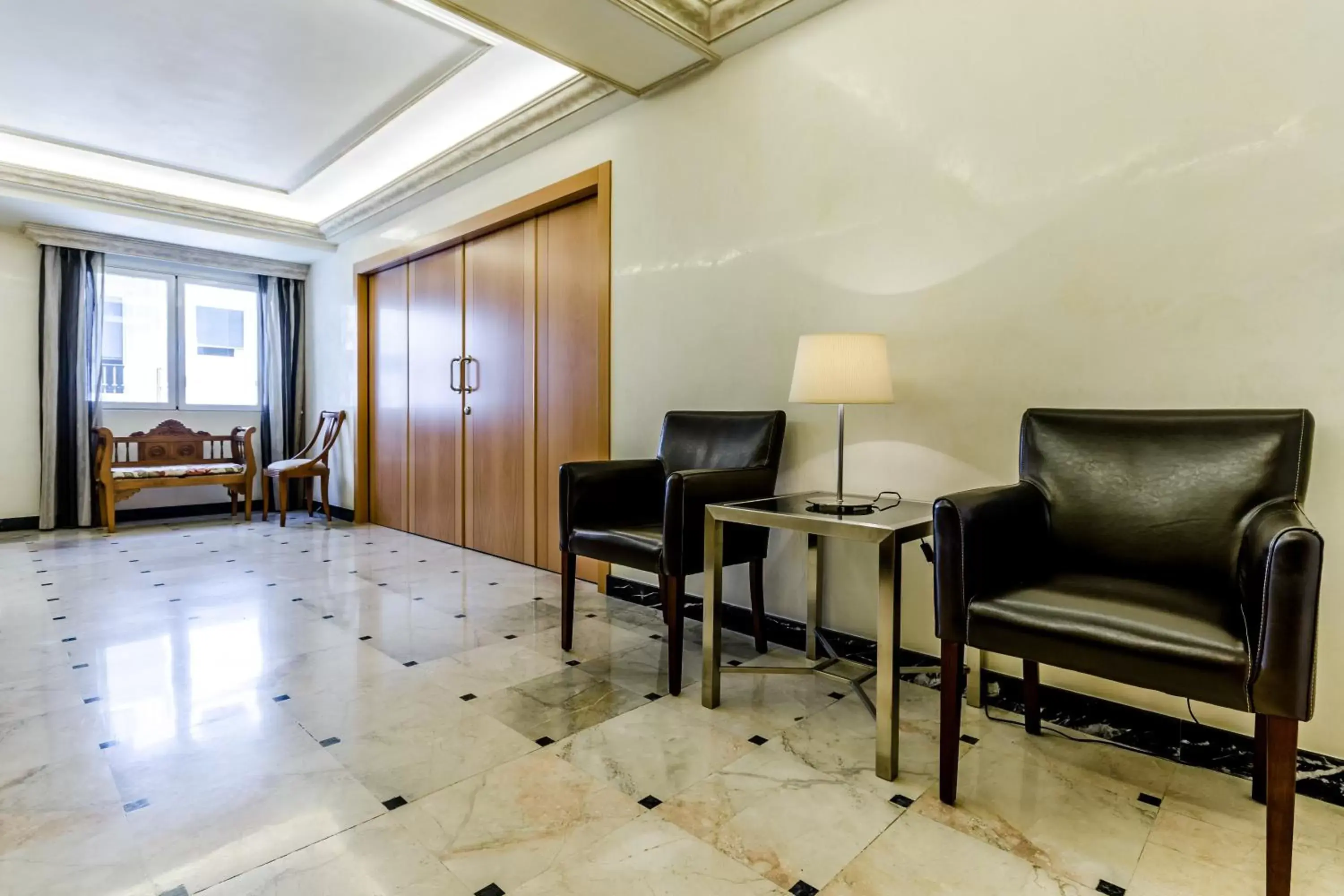 Lounge or bar, Seating Area in Hotel Sacromonte