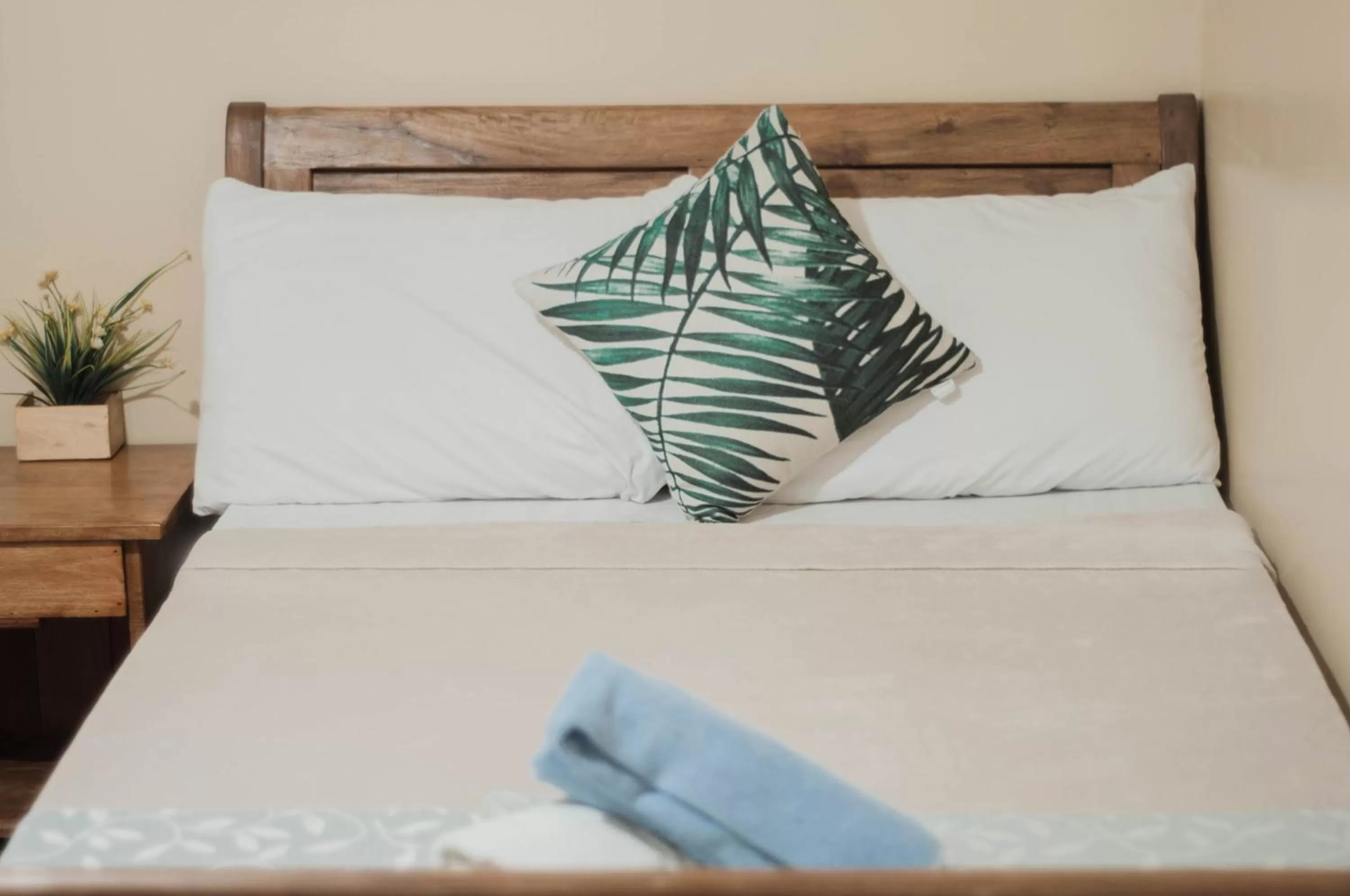 Bed in The Half House by Elmar Cabin