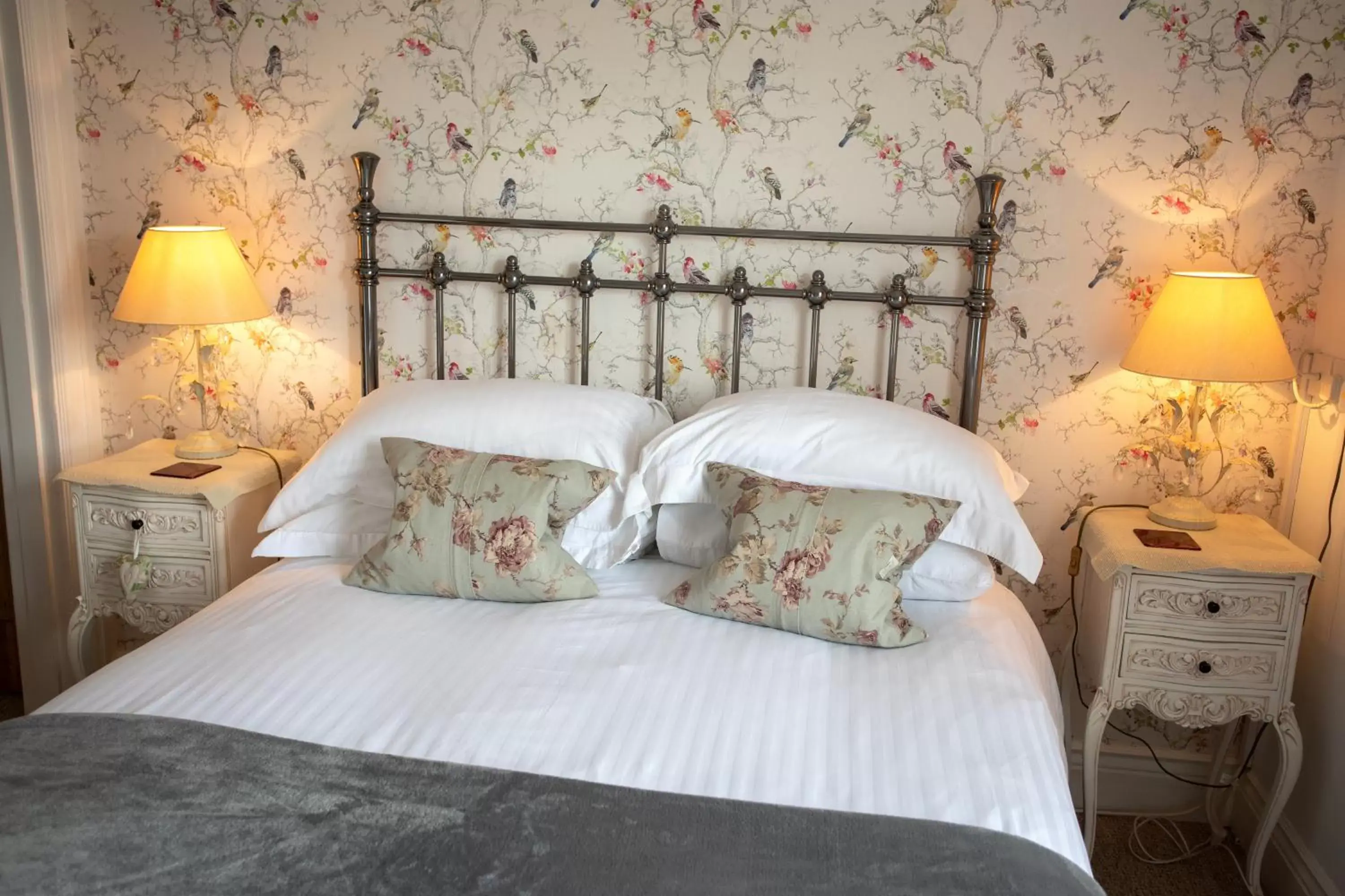 Bed in Treherne House & The Malvern Retreat