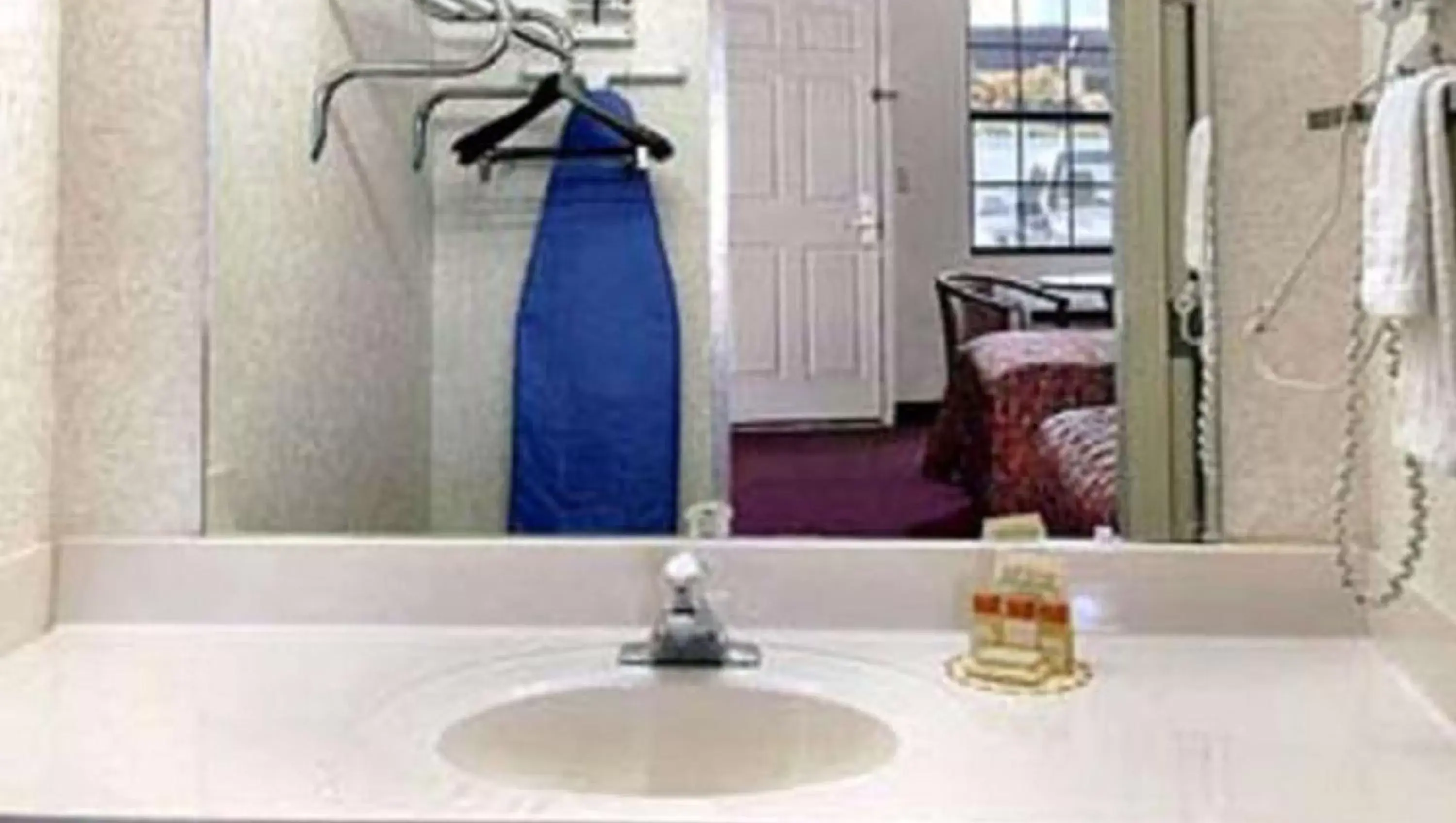 Bathroom in Gray Inn & Suites