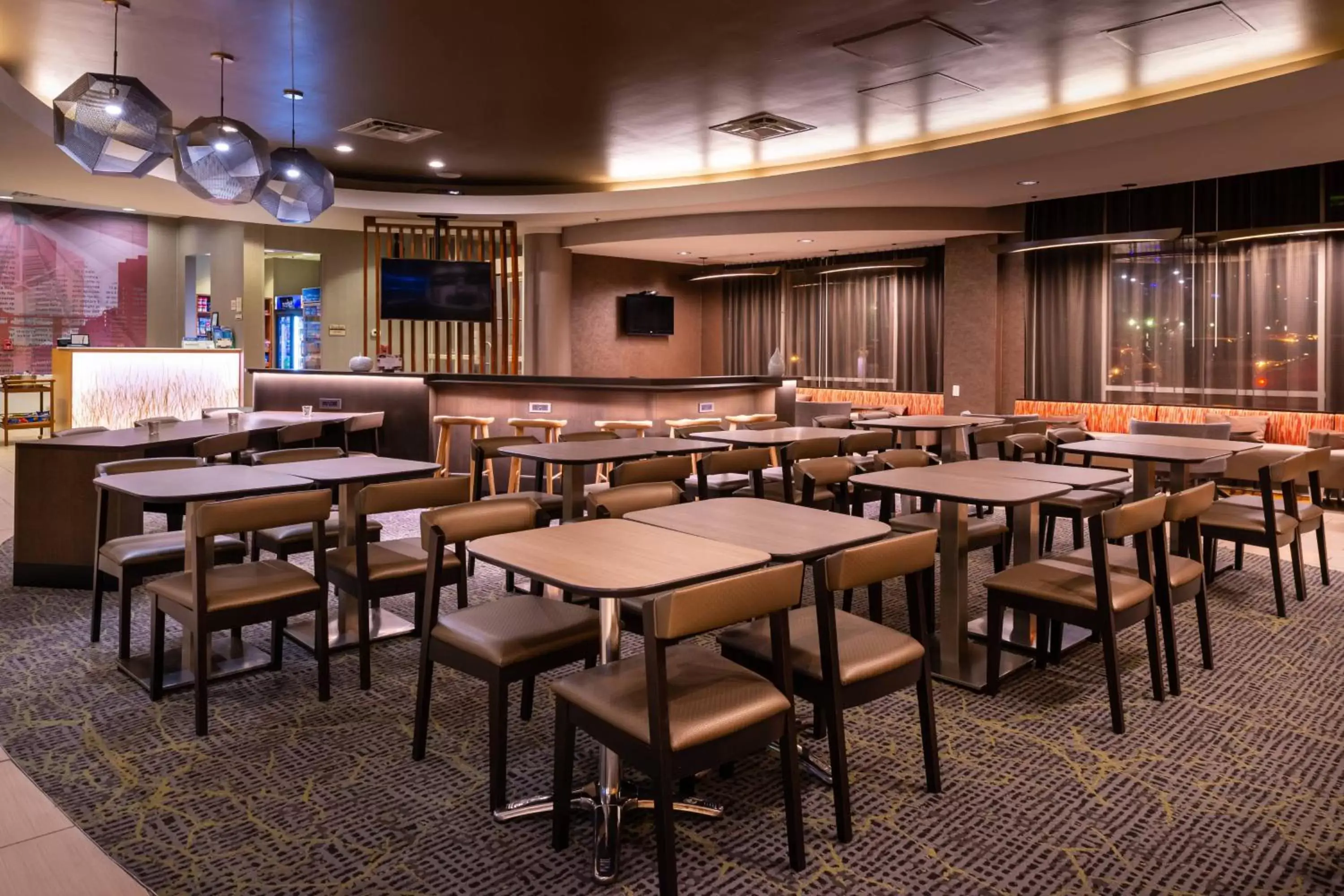 Breakfast, Restaurant/Places to Eat in SpringHill Suites by Marriott Pittsburgh North Shore