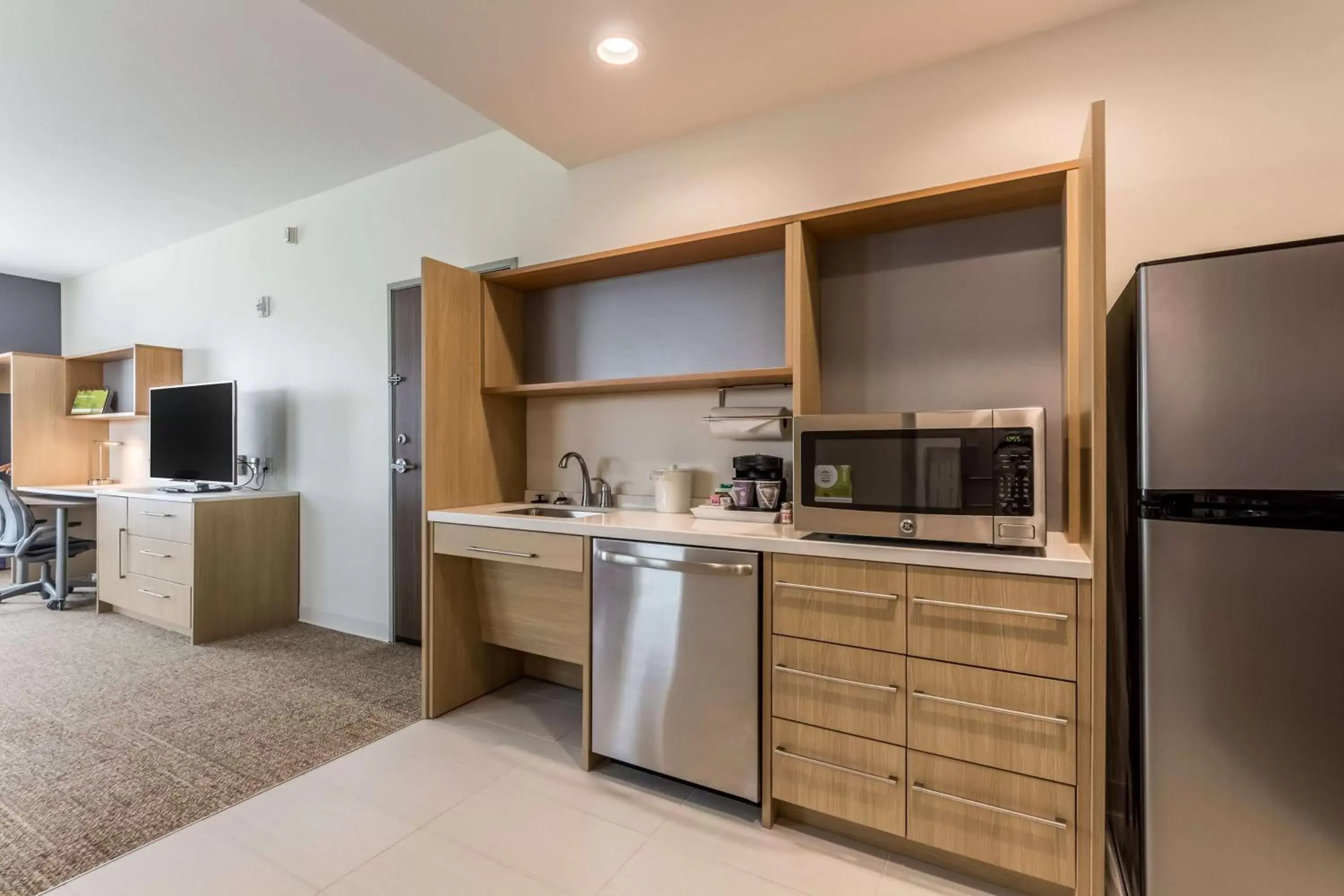 Kitchen or kitchenette, Kitchen/Kitchenette in Home2 Suites By Hilton Fort Worth Northlake