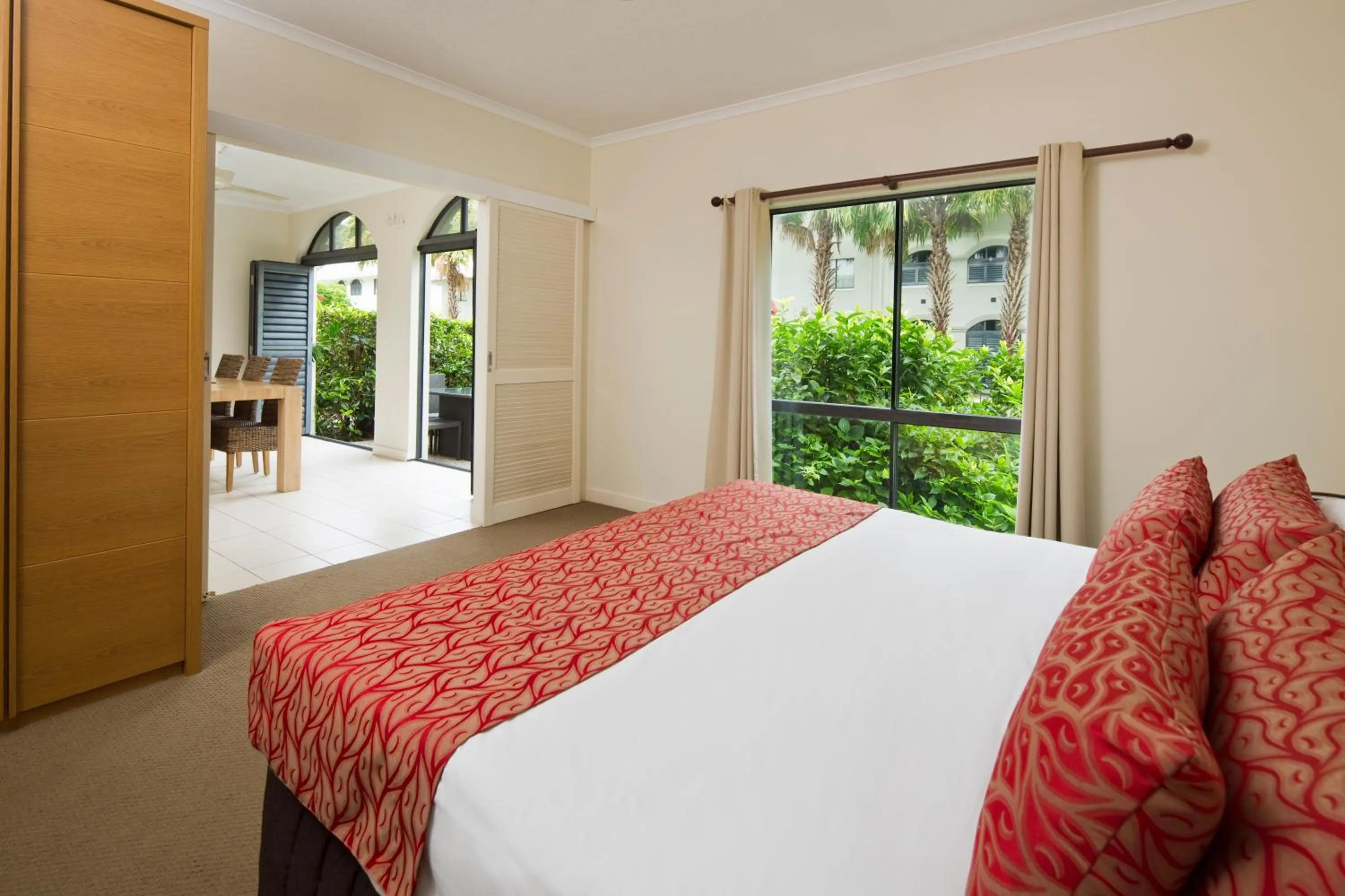 Bed in Mango Lagoon Resort & Wellness Spa