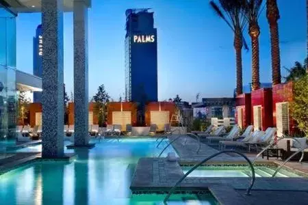 Swimming Pool in Luxury Suites at Palms Place