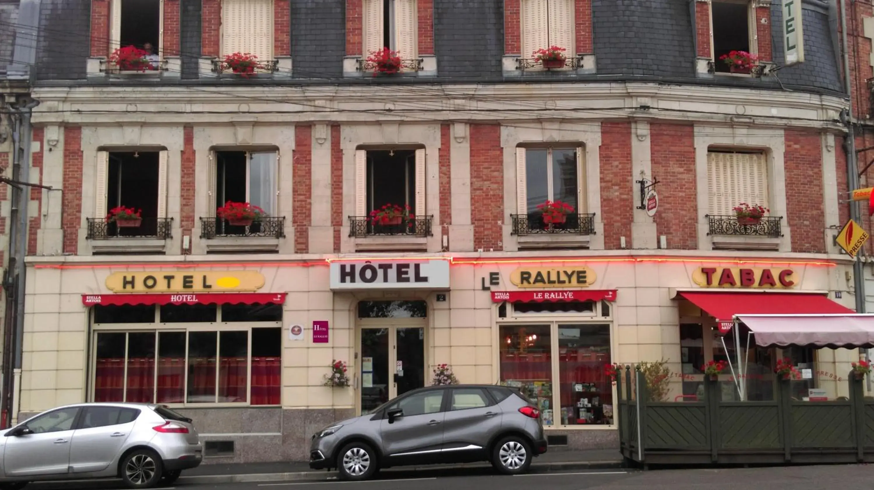 Facade/entrance in Hotel le Rallye