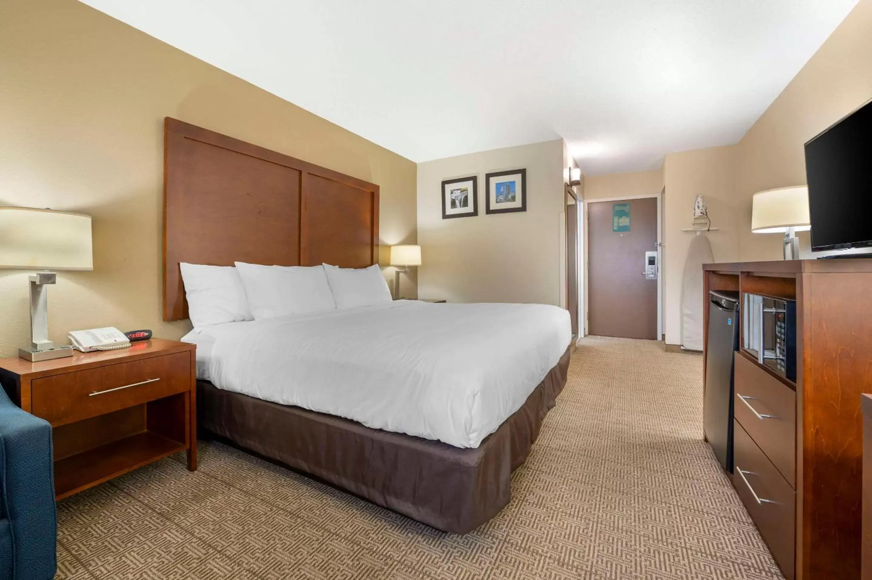 Bedroom, Bed in Comfort Inn & Suites North at the Pyramids