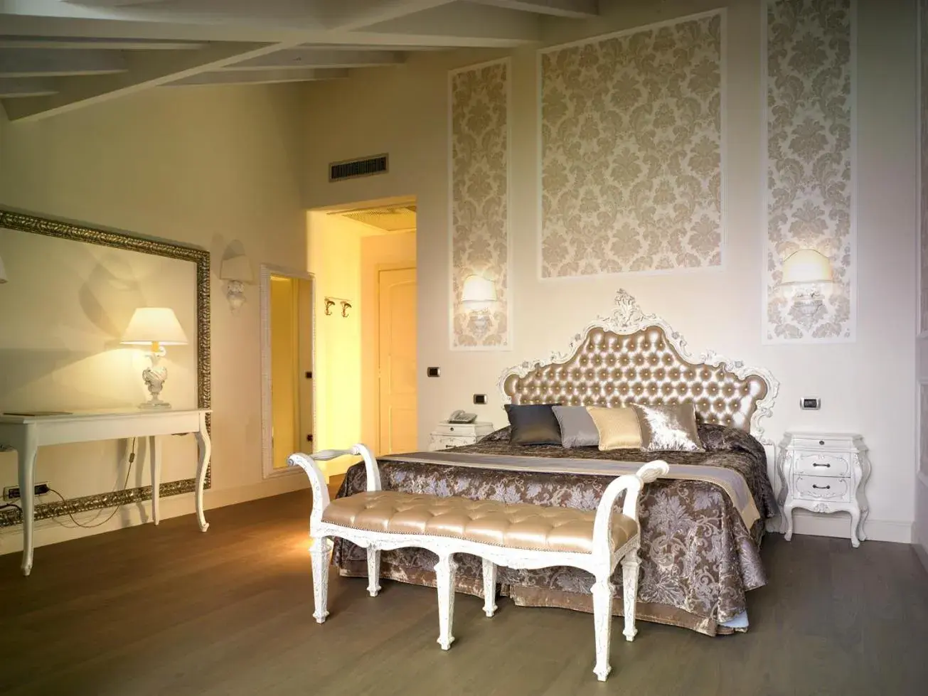 Bedroom, Bed in Hotel Villa Del Sogno