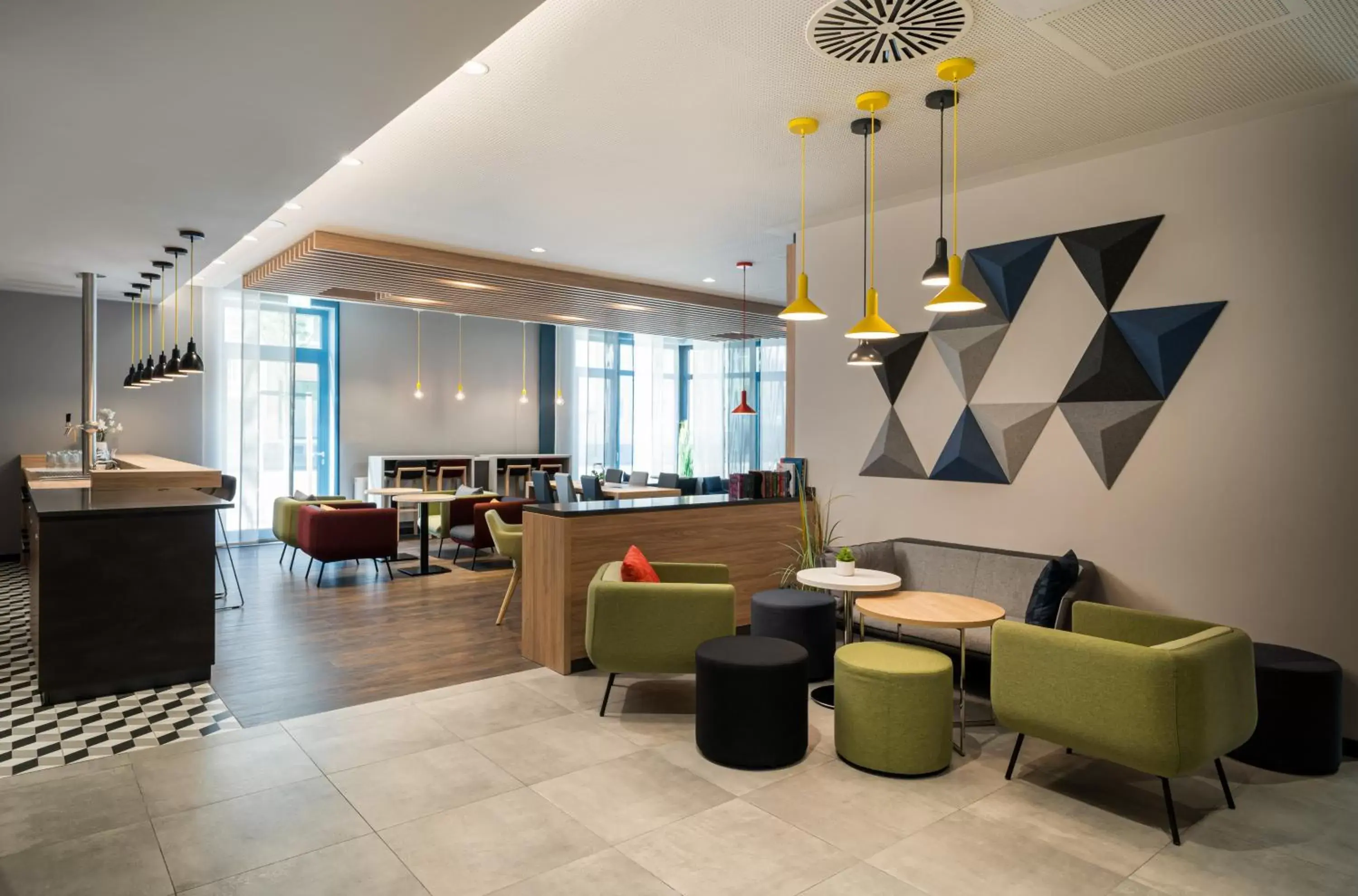 Lounge or bar in Holiday Inn Express - Rosenheim by IHG Lounge or bar in Holiday Inn Express - Rosenheim by IHG