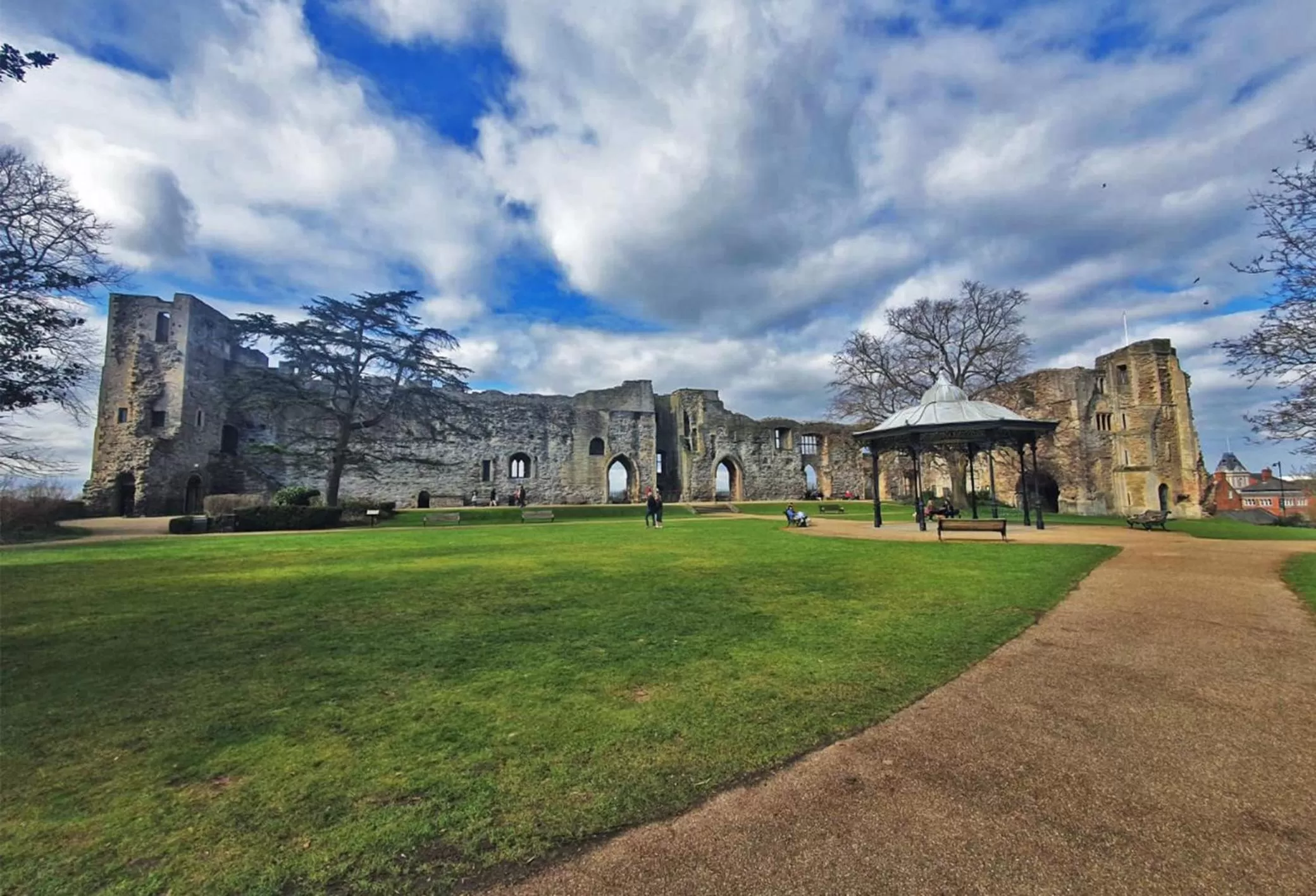 Neighbourhood in No.31 Castle Gate