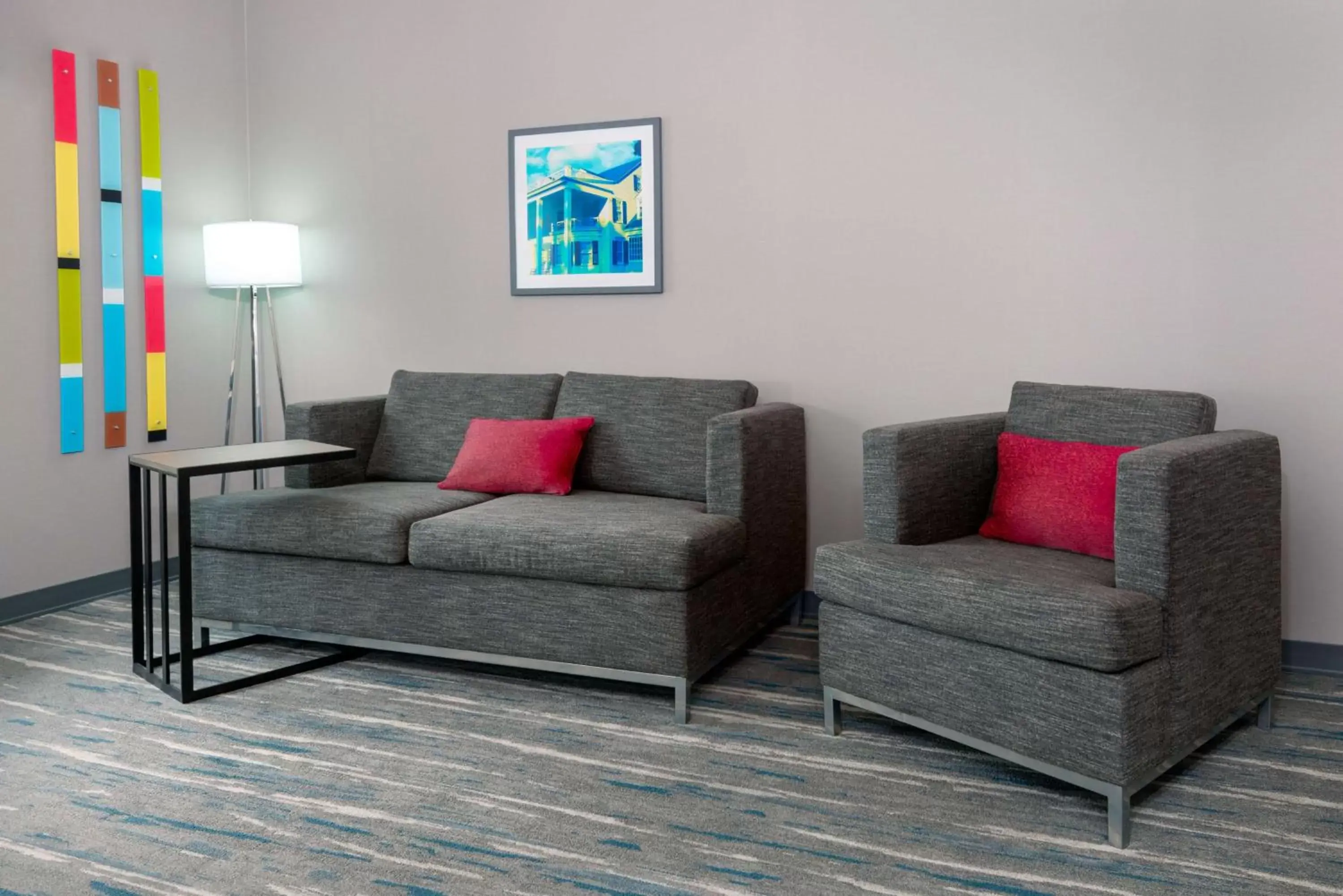 Living room, Seating Area in Hampton Inn and Suites Hartford/Farmington
