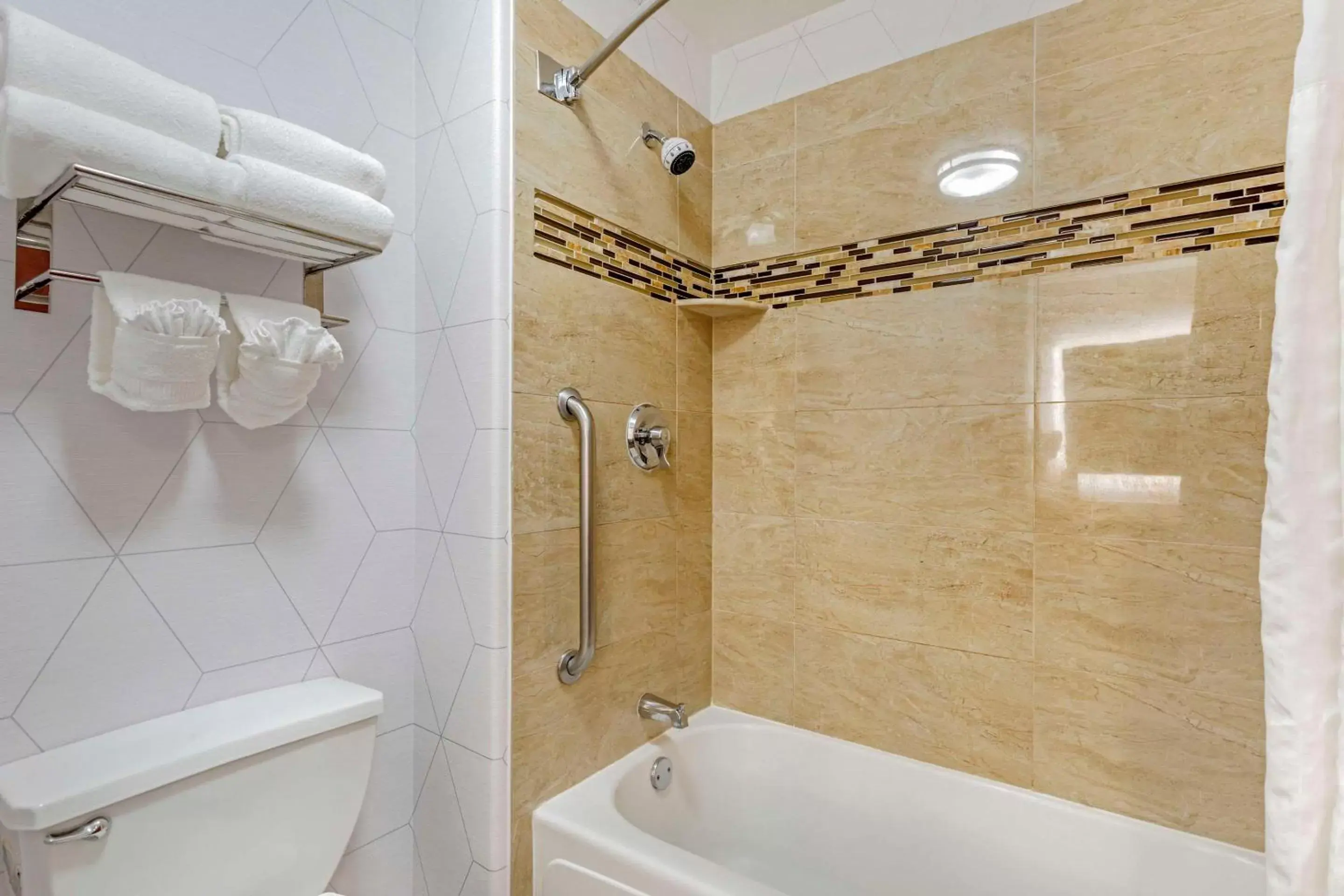 Bedroom, Bathroom in Comfort Suites Golden West on Evergreen Parkway