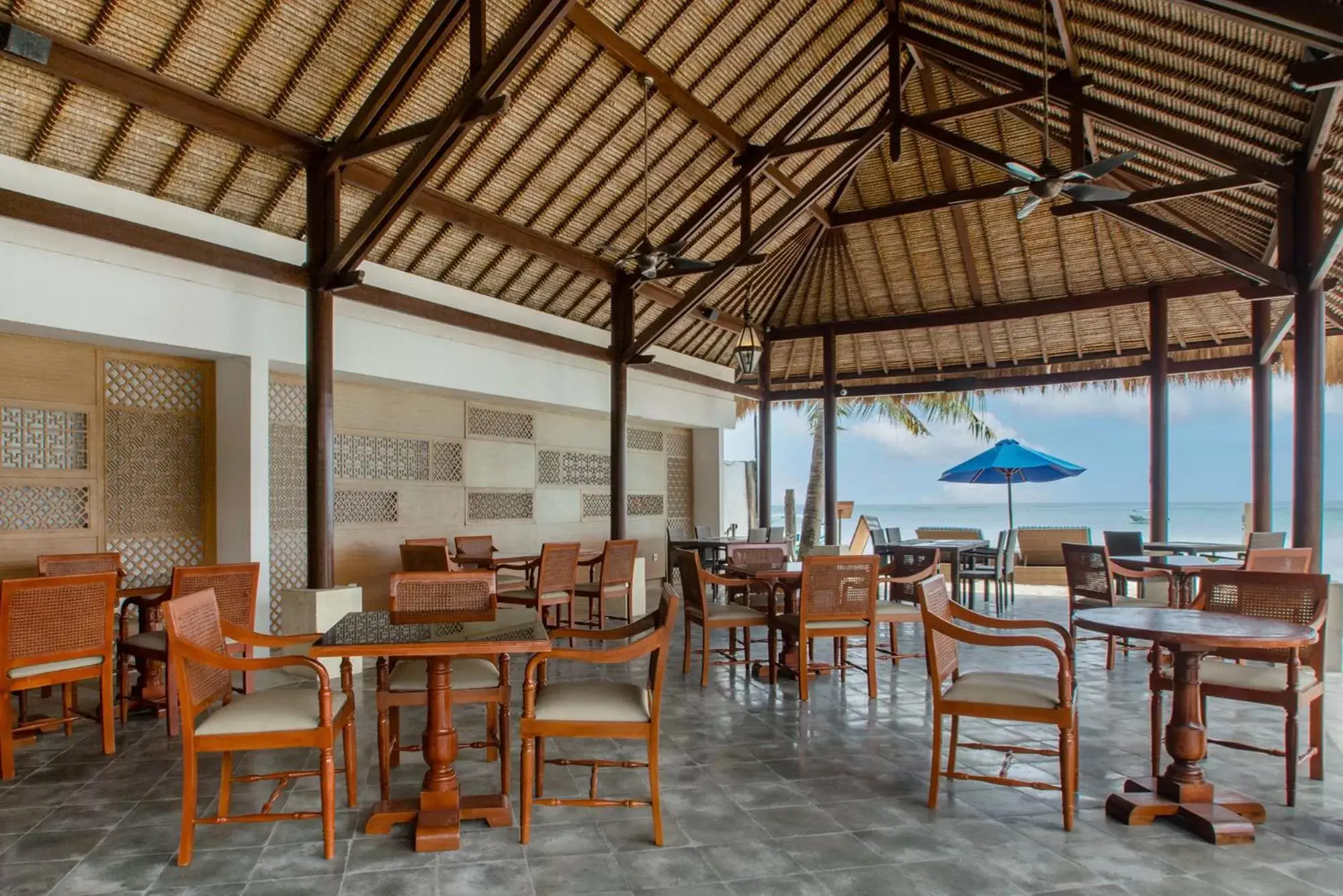 Restaurant/Places to Eat in Lembongan Beach Club & Resort