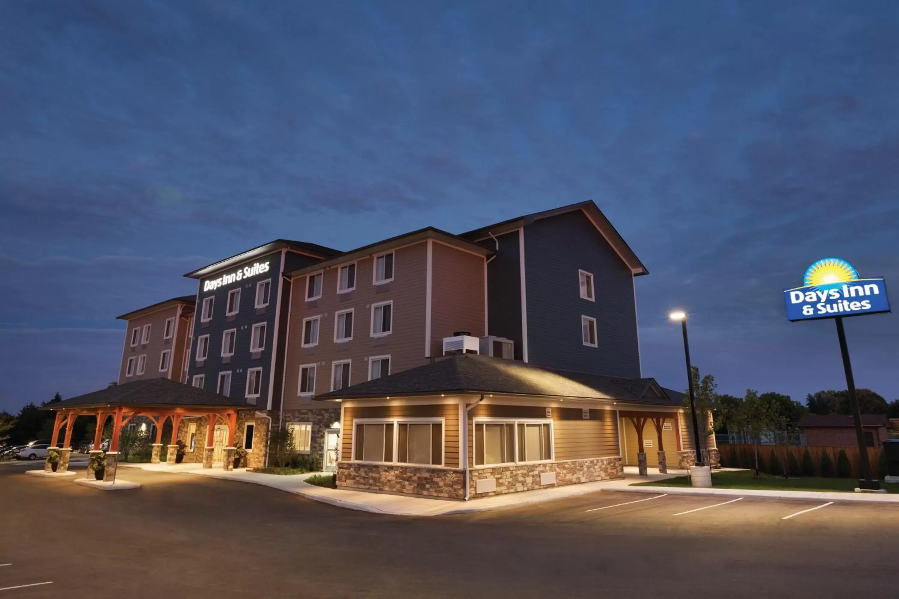 Facade/entrance, Property Building in Days Inn & Suites by Wyndham Lindsay