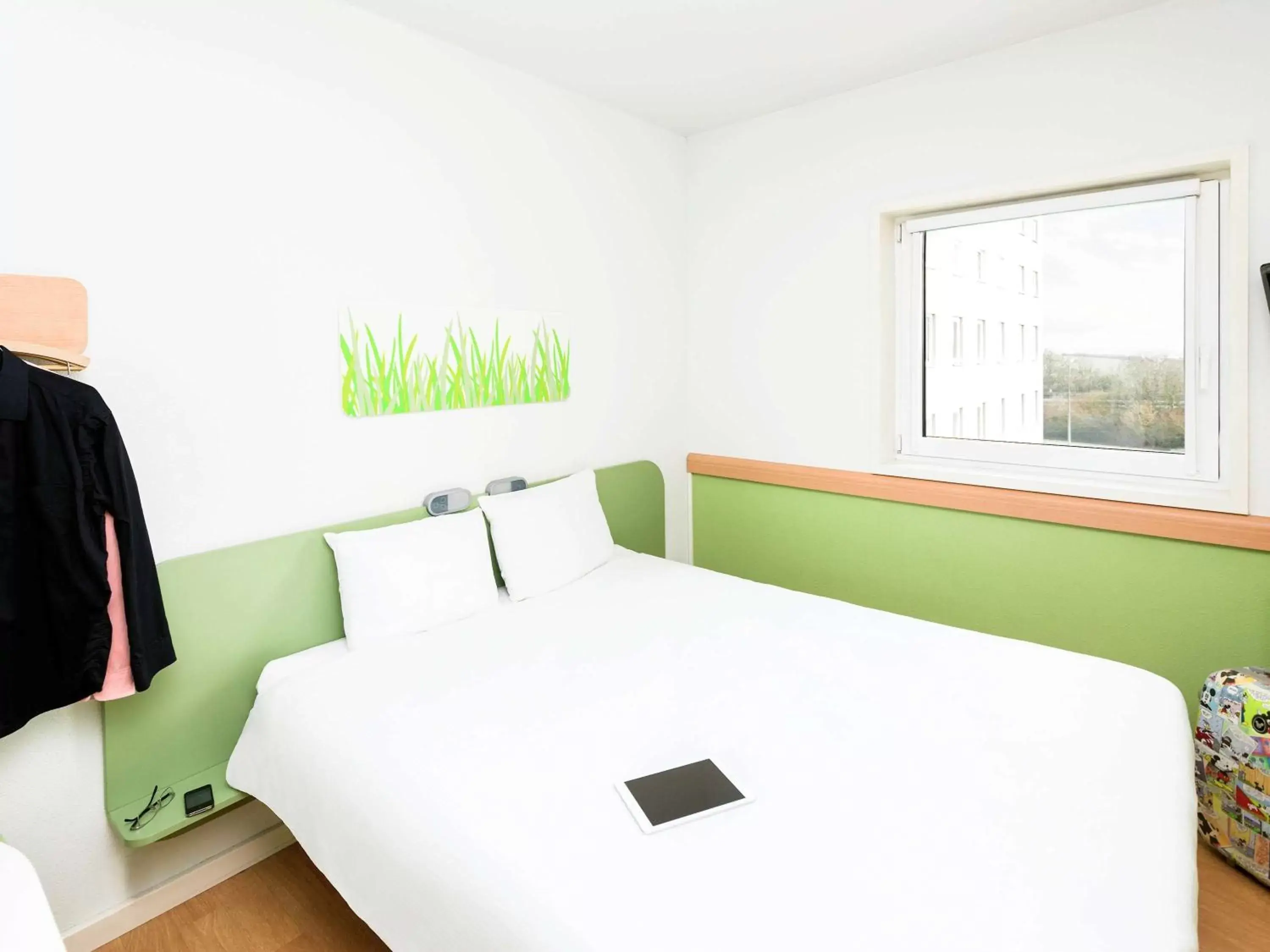 Photo of the whole room, Room Photo in ibis Budget Luxembourg Sud