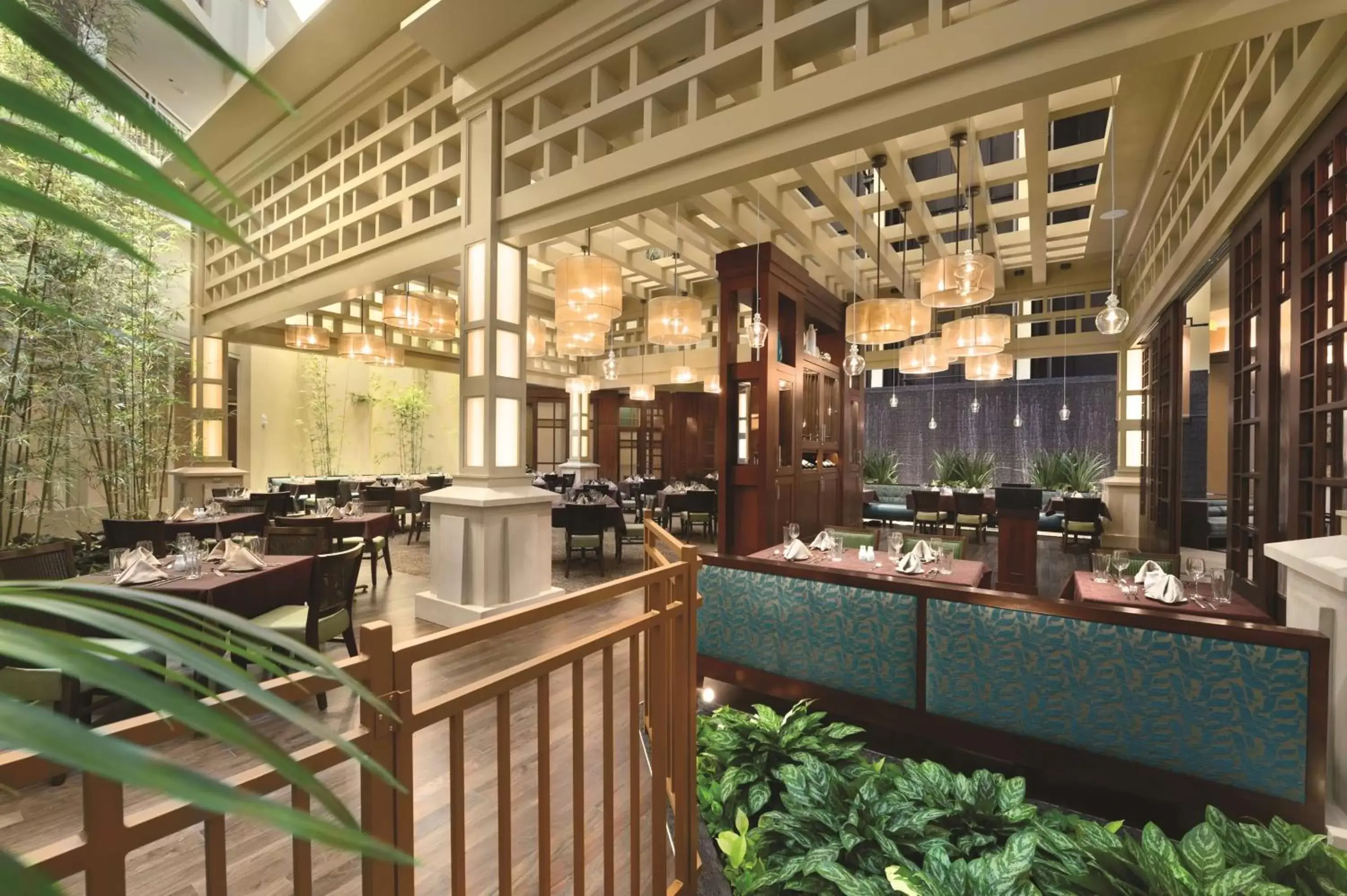 Lobby or reception, Restaurant/Places to Eat in Embassy Suites by Hilton Orlando Lake Buena Vista South