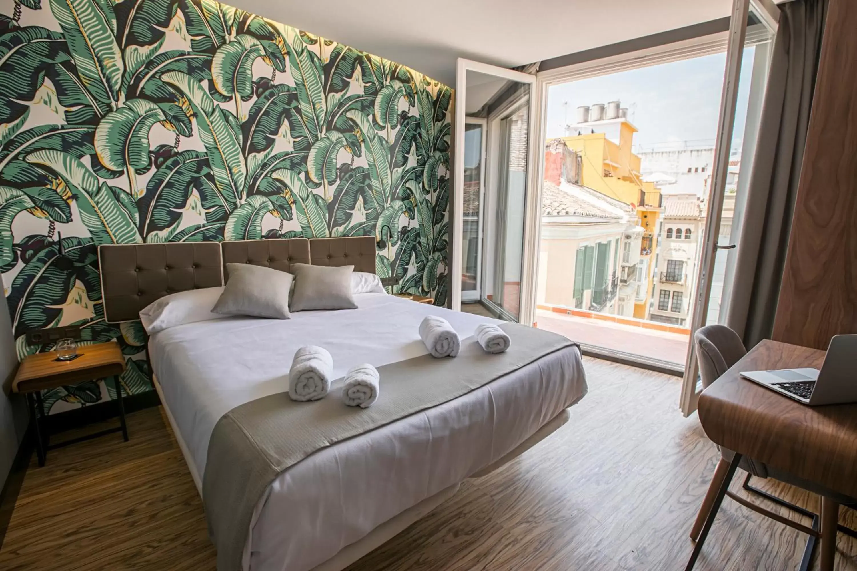 Balcony/Terrace, Bed in Málaga Premium Hotel