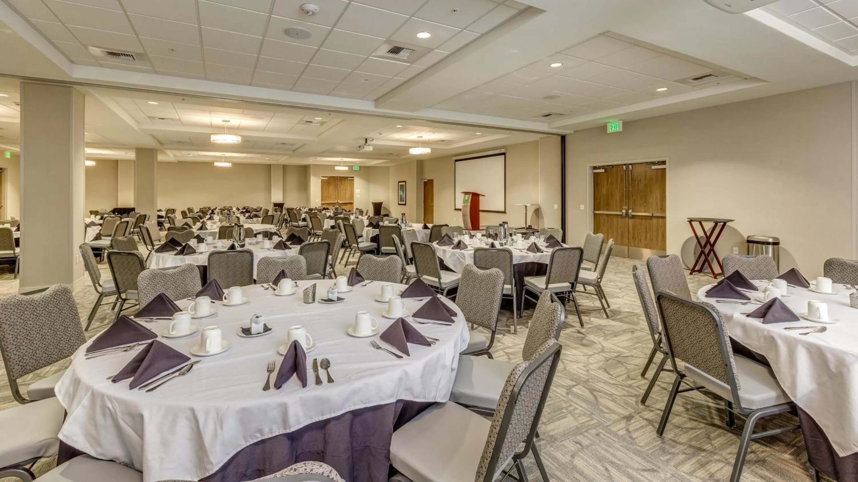 Meeting/conference room in Holiday Inn & Suites Bellingham by IHG