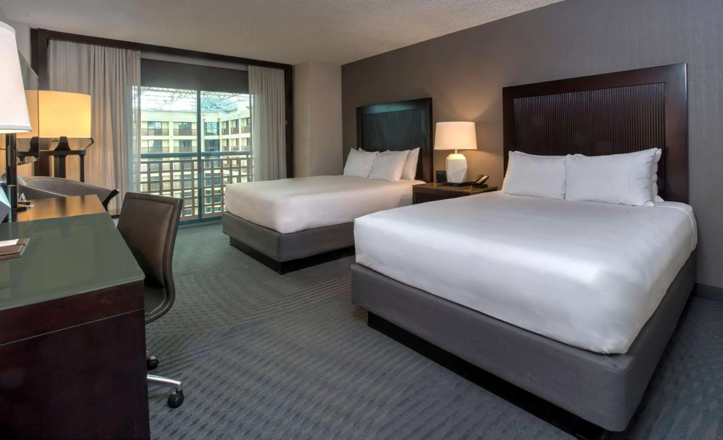 Double Room with Accessible Tub - Disability Access in Hyatt Regency San Francisco Airport