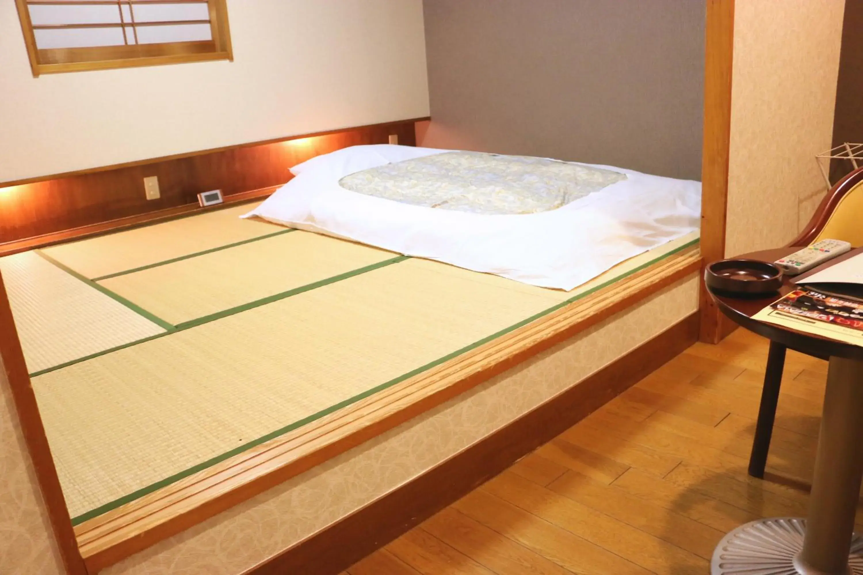 Bedroom, Bed in Nasushiobara Station Hotel