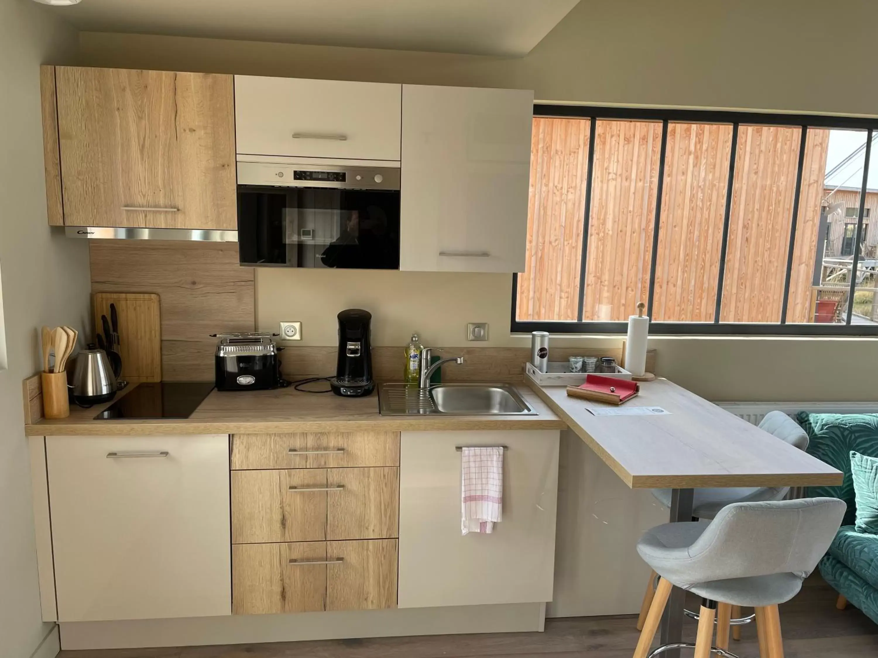 Kitchen or kitchenette, Kitchen/Kitchenette in EcoLodges Les Carrelets - Golf des Graves et du Sauternais