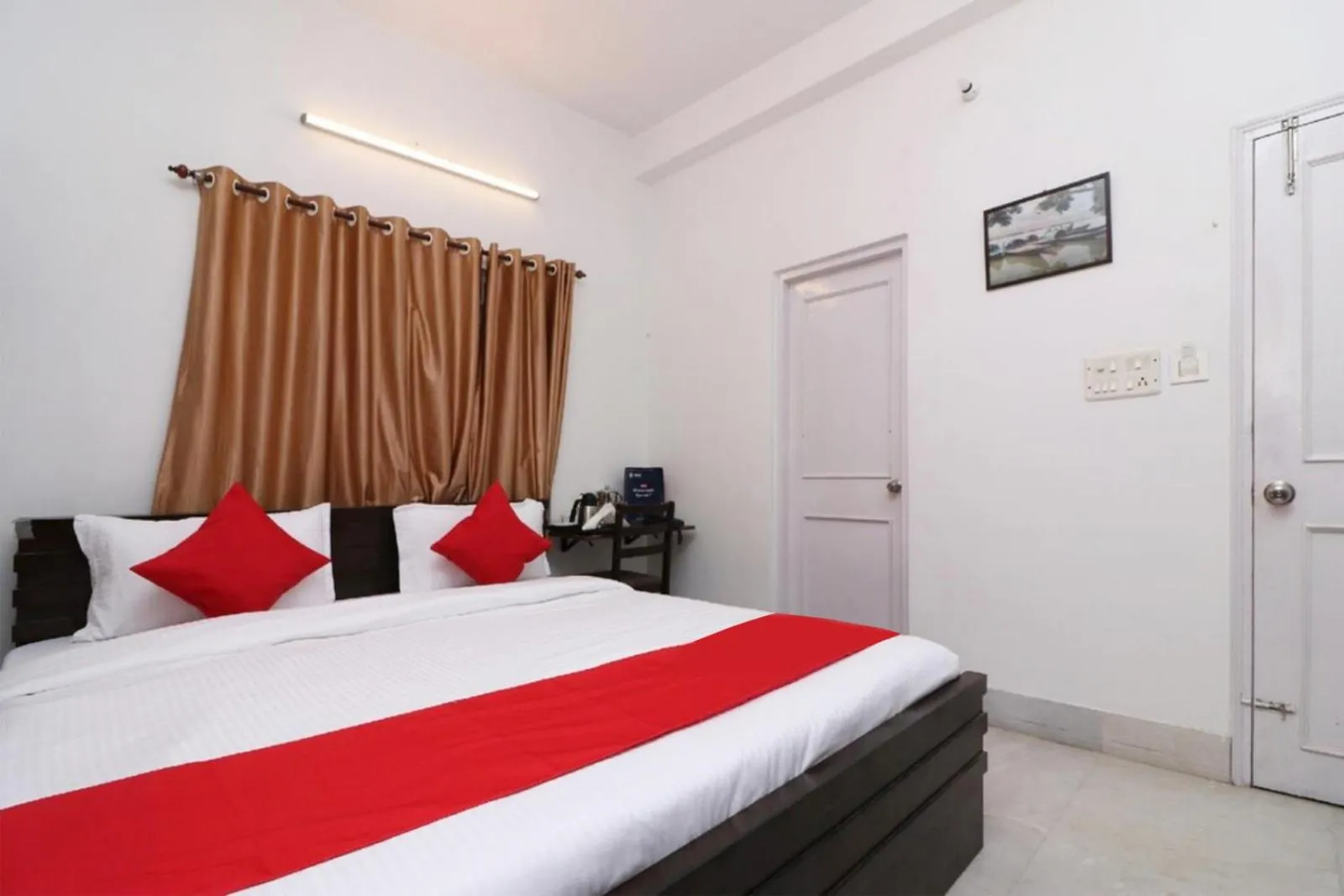 Bed in Goroomgo Hotel Manurama Ruby Kolkata