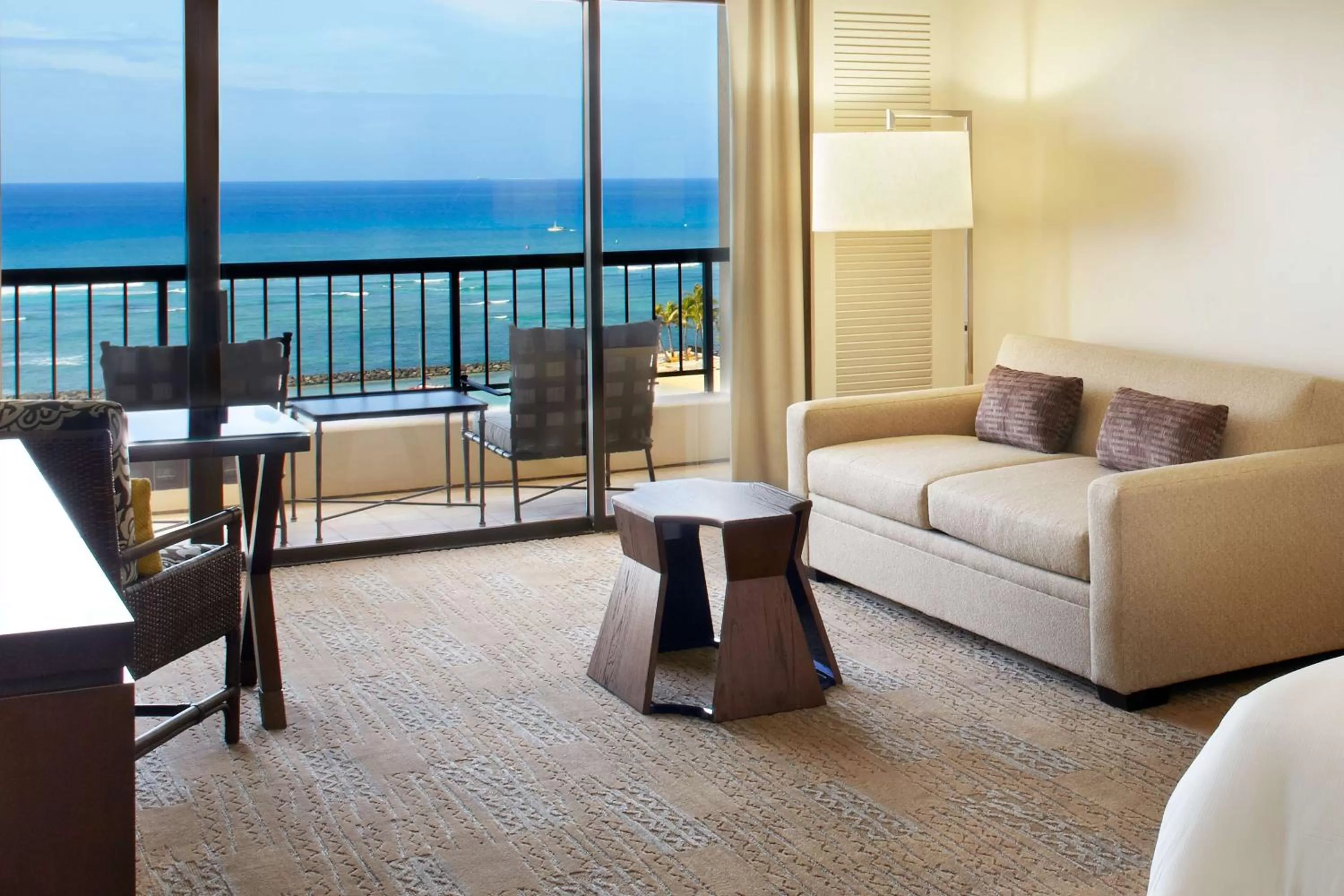 Ali'i Tower Ocean Front with King bed in Hilton Hawaiian Village Waikiki Beach Resort