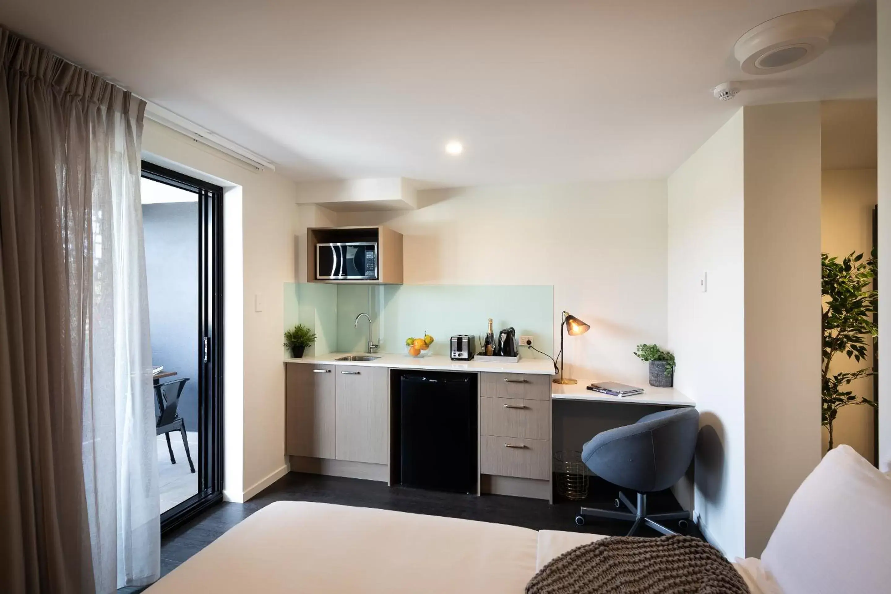 Kitchen or kitchenette, Kitchen/Kitchenette in Ascot Budget Inn & Residences