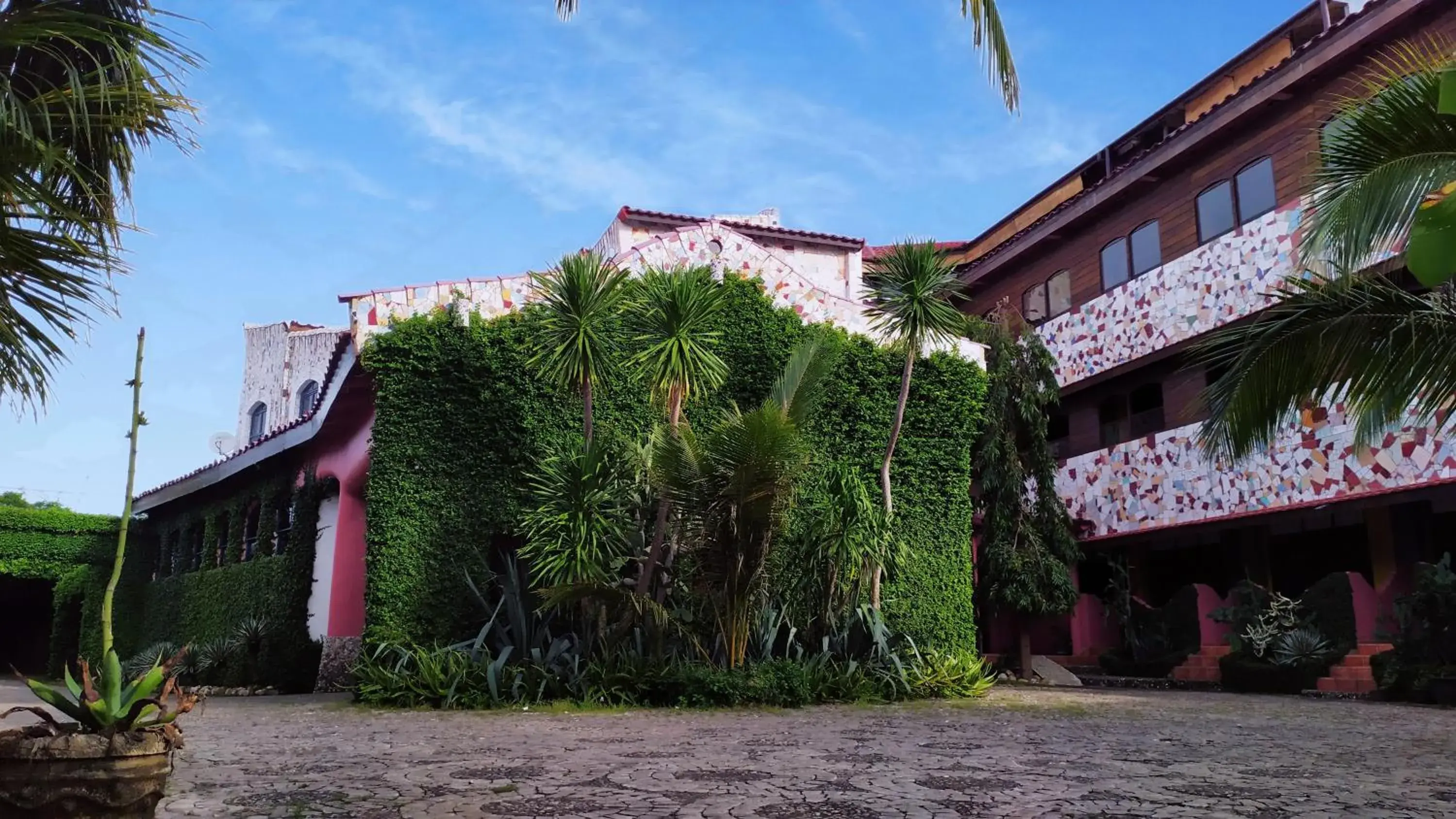 Property Building in Hotel La Hasienda