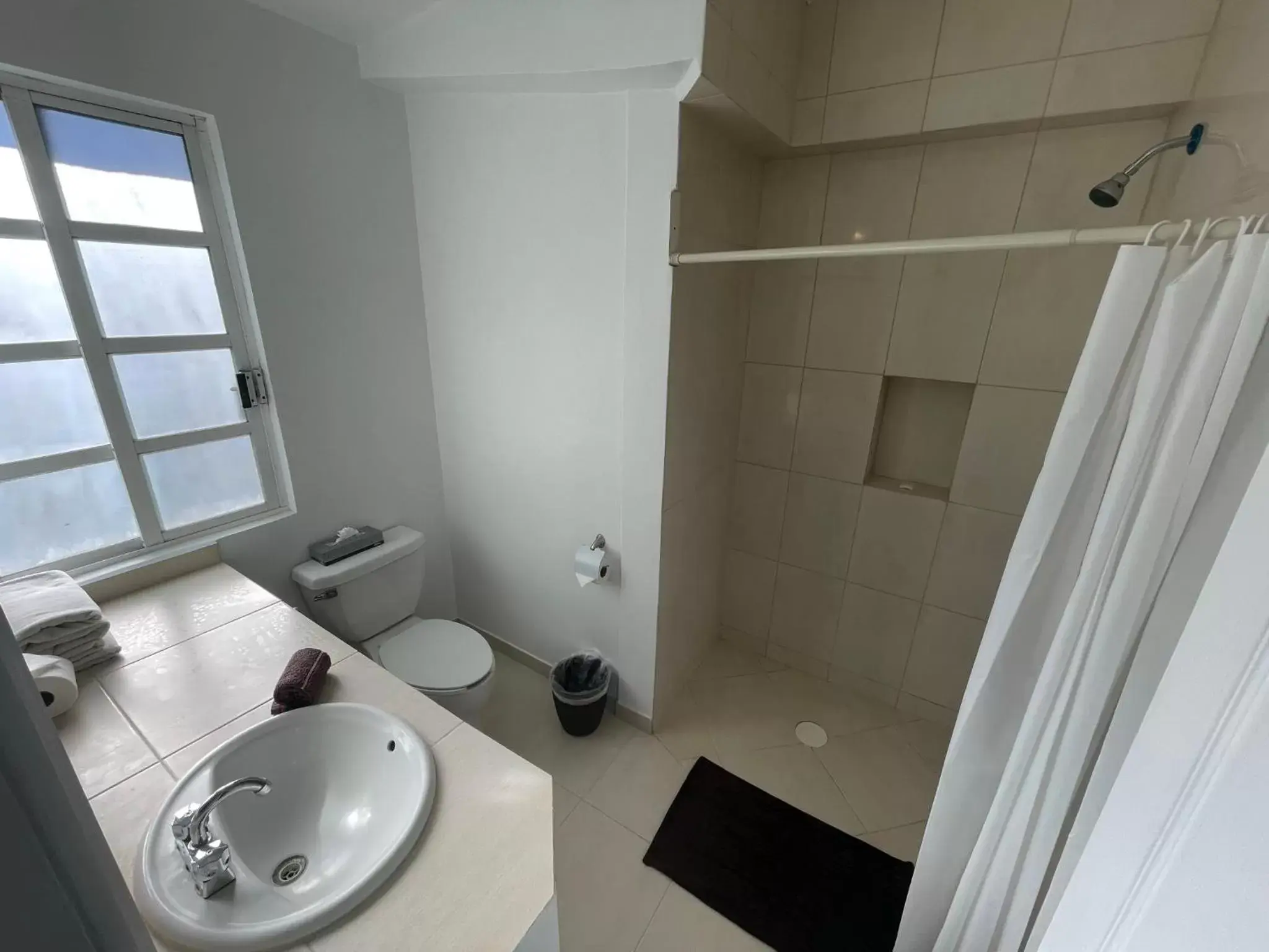 Shower, Bathroom in Hotel Real Home