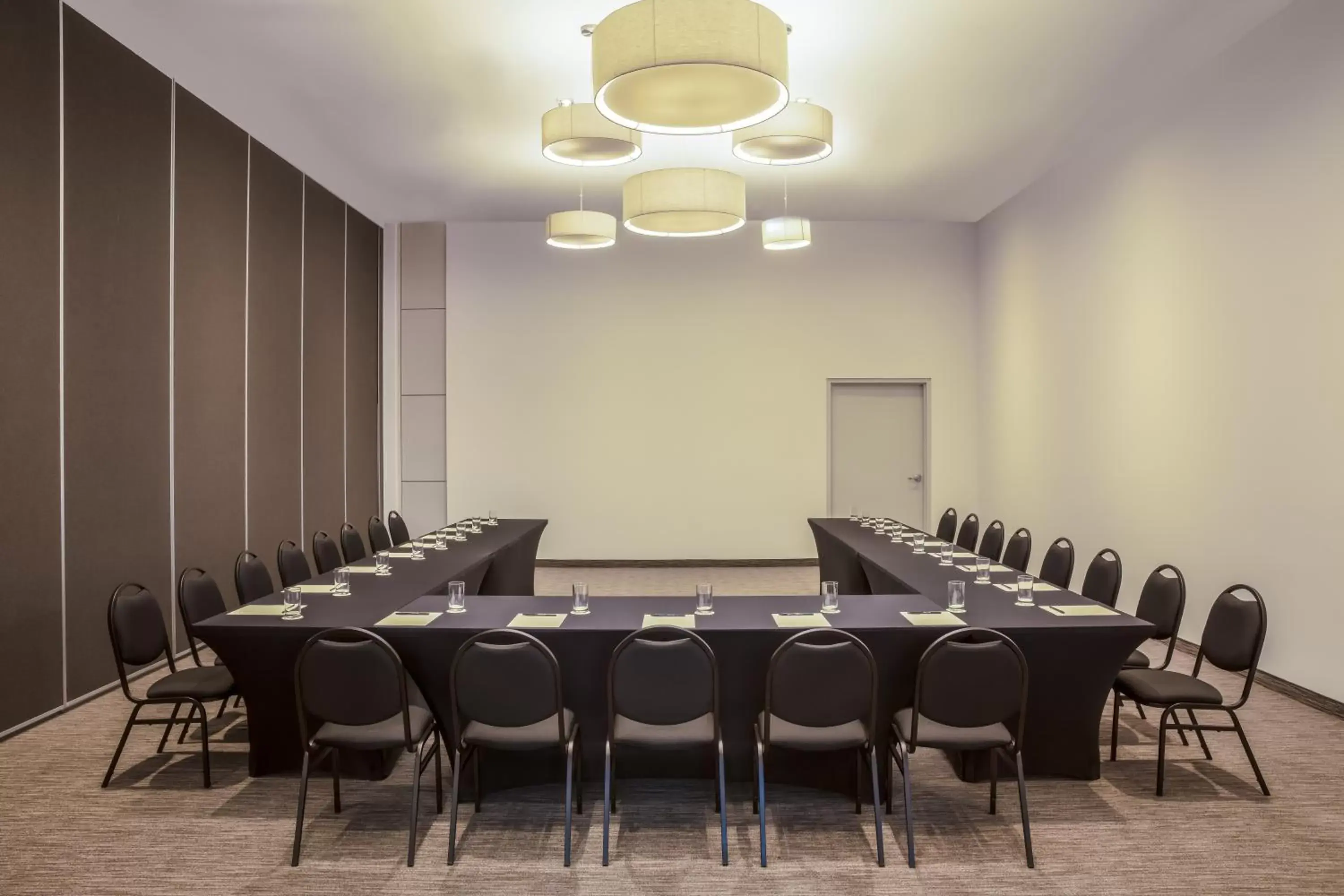 Meeting/conference room in Fiesta Inn Parque Puebla