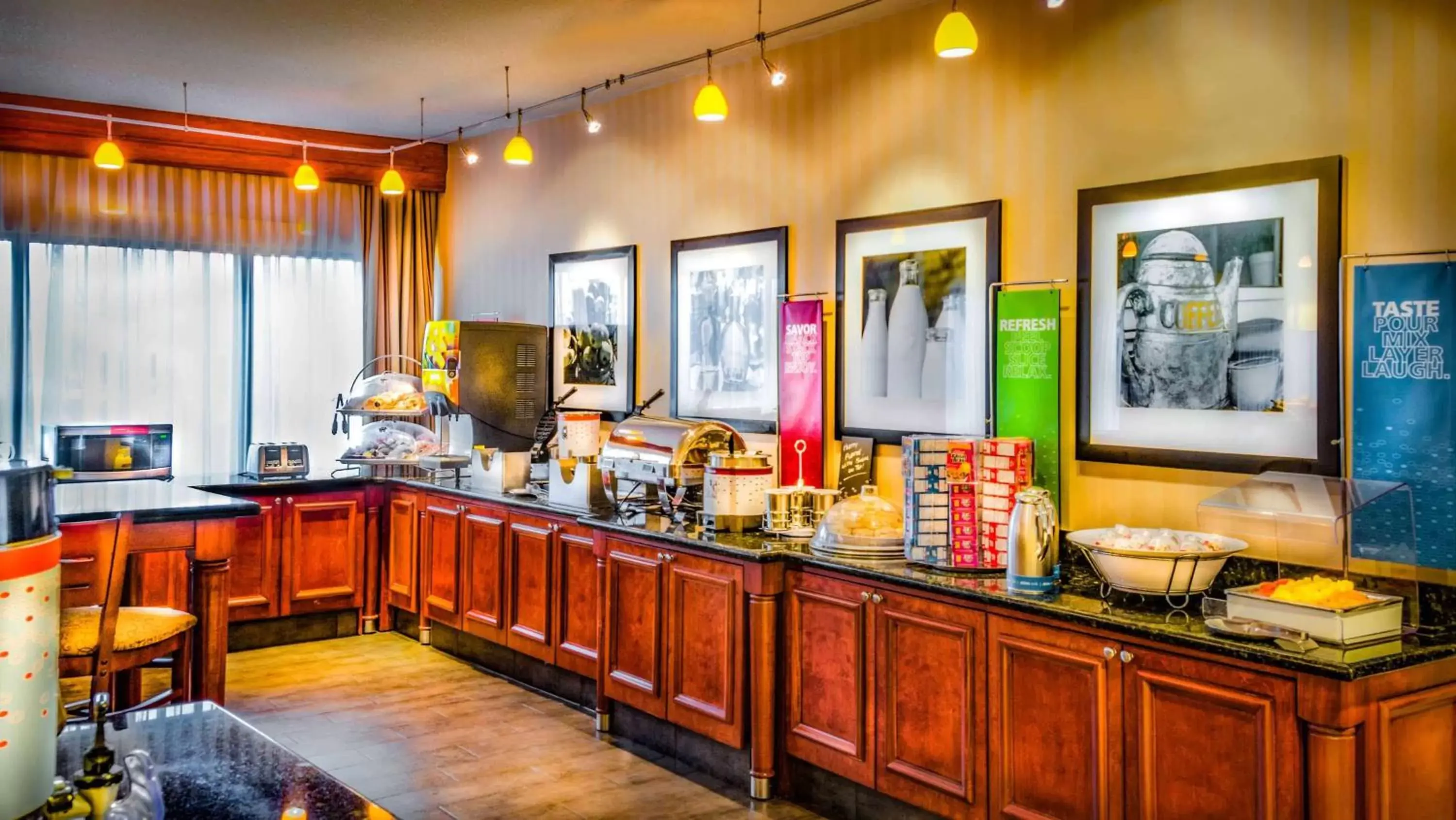 Dining area, Restaurant/Places to Eat in Hampton Inn Washington