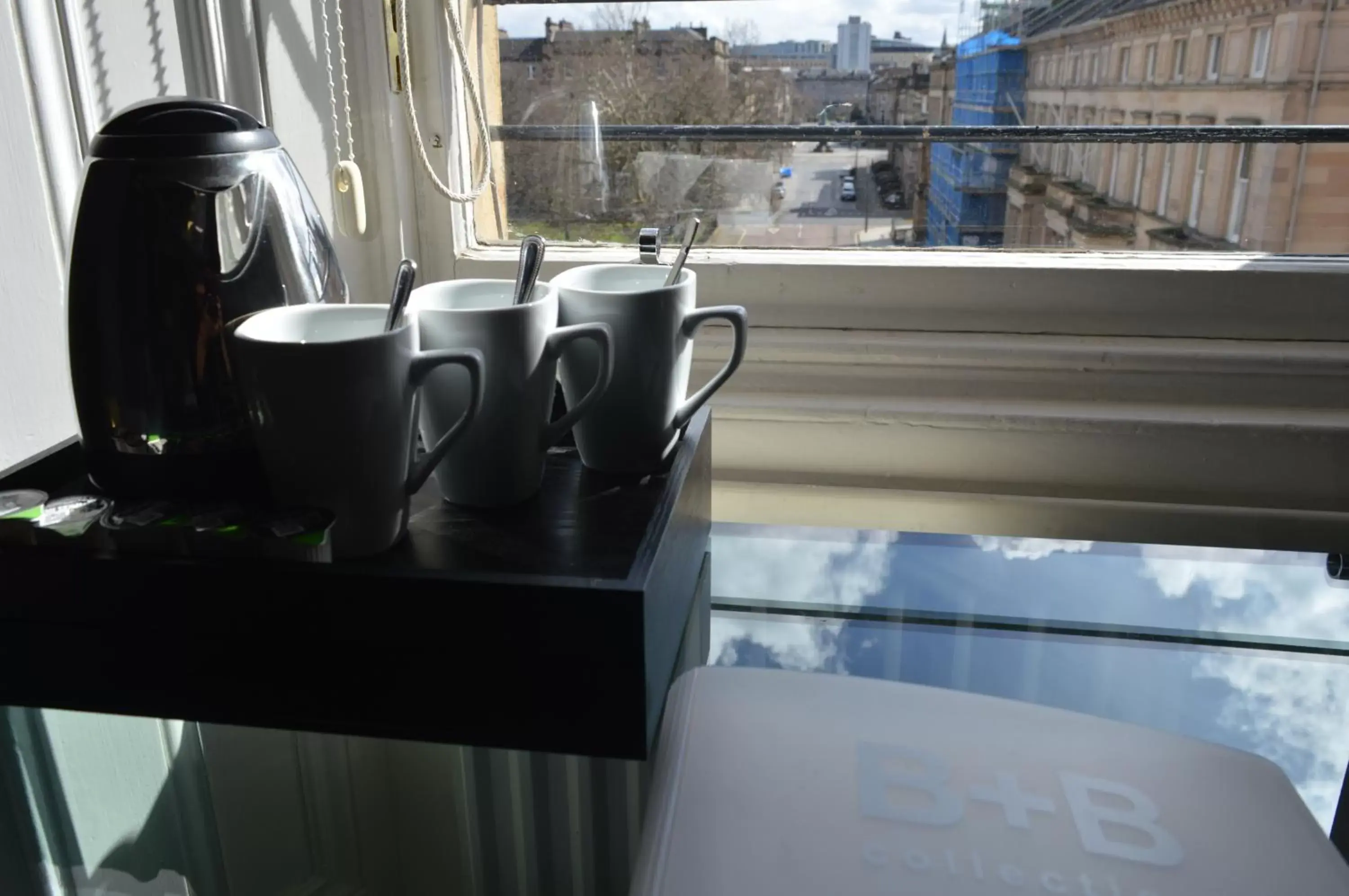 Coffee/tea facilities in B+B Edinburgh