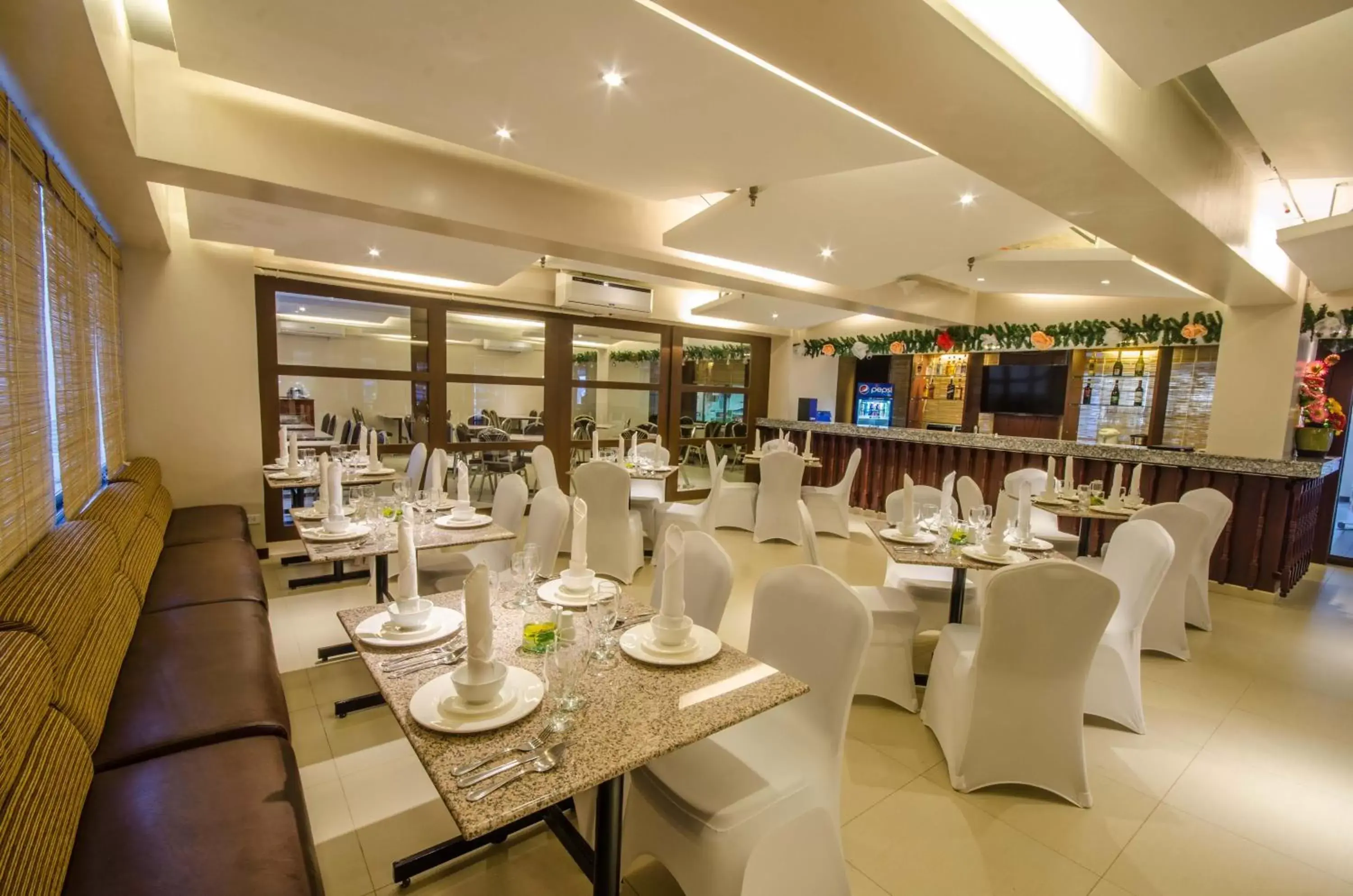 Restaurant/Places to Eat in Fersal Hotel - Puerto Princesa