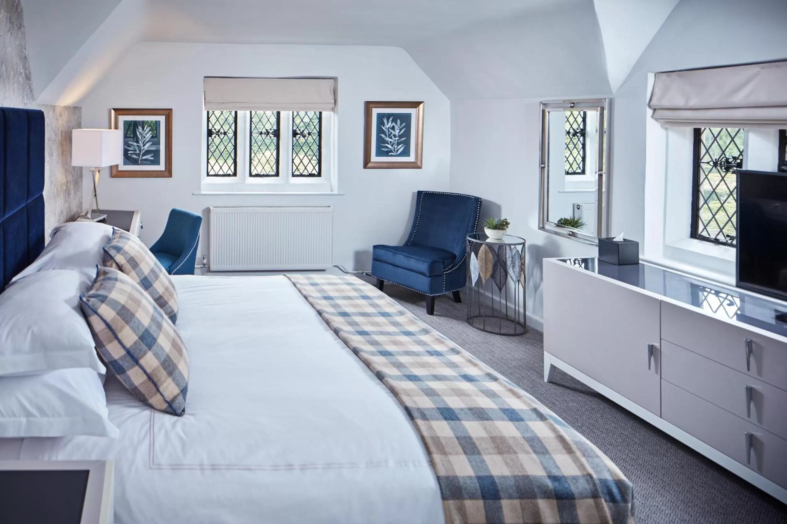Bedroom, Bed in Great Fosters - Near Windsor
