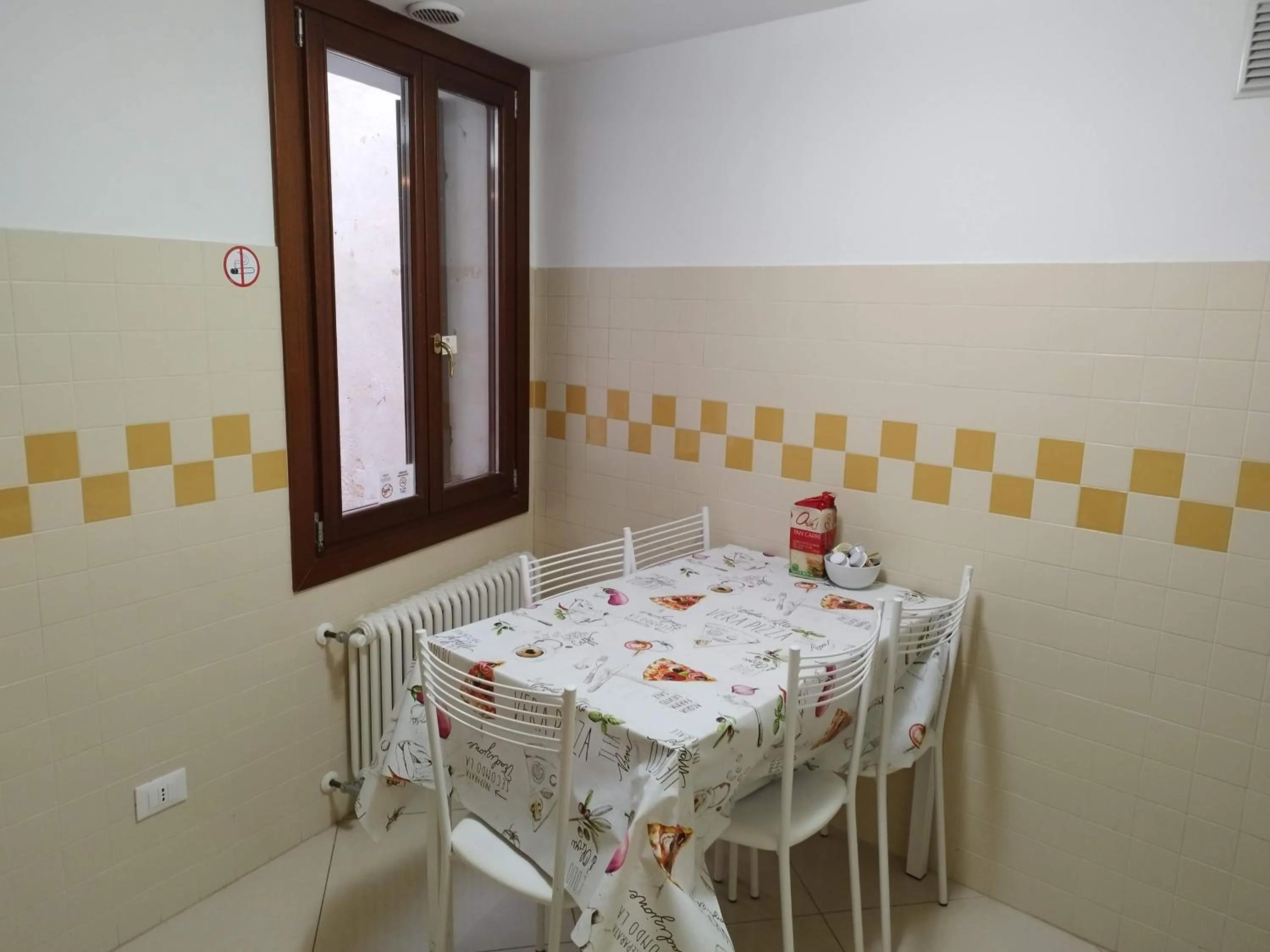 Dining area in Sweet Venice - rooms & apartments